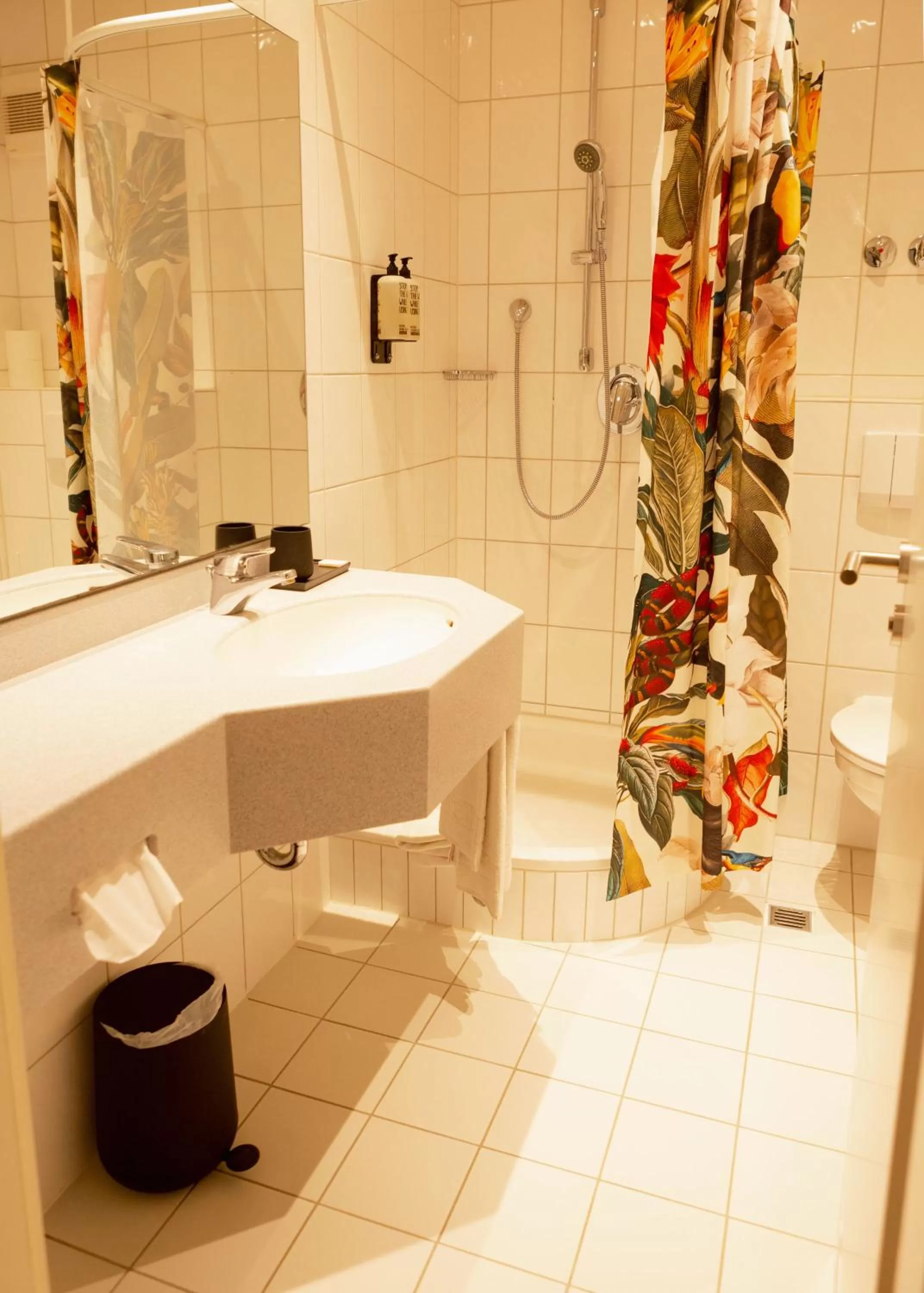 Bathroom in Strandhotel SüdSee Diessen am Ammersee