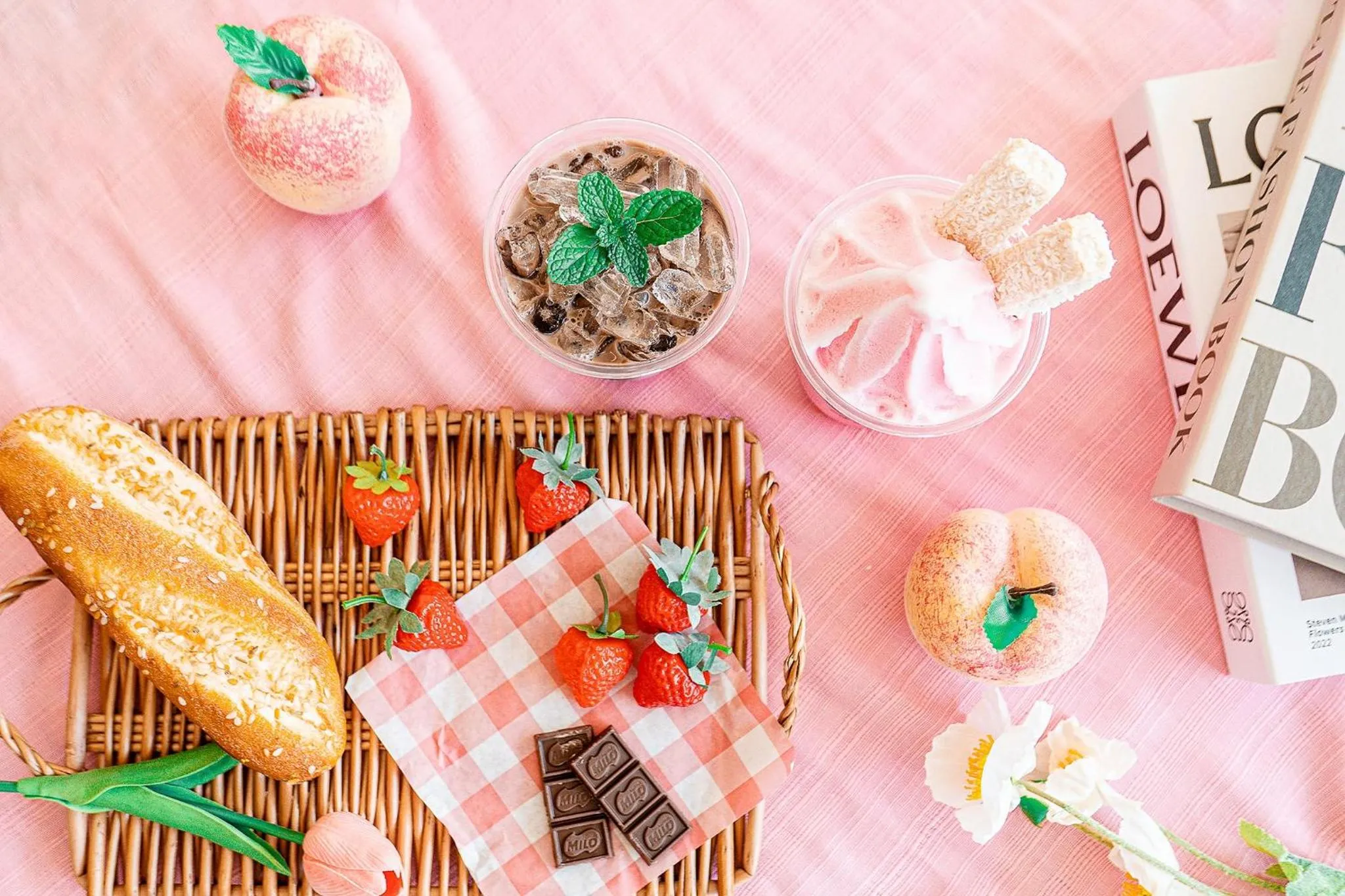 Food and drinks in AU Place Hotel