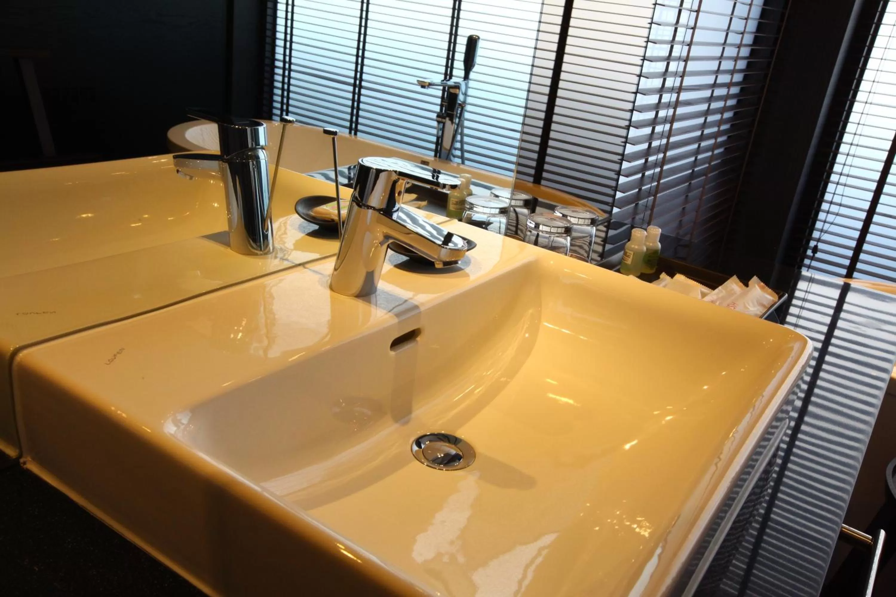 Bathroom, Coffee/Tea Facilities in Hotel Lainn