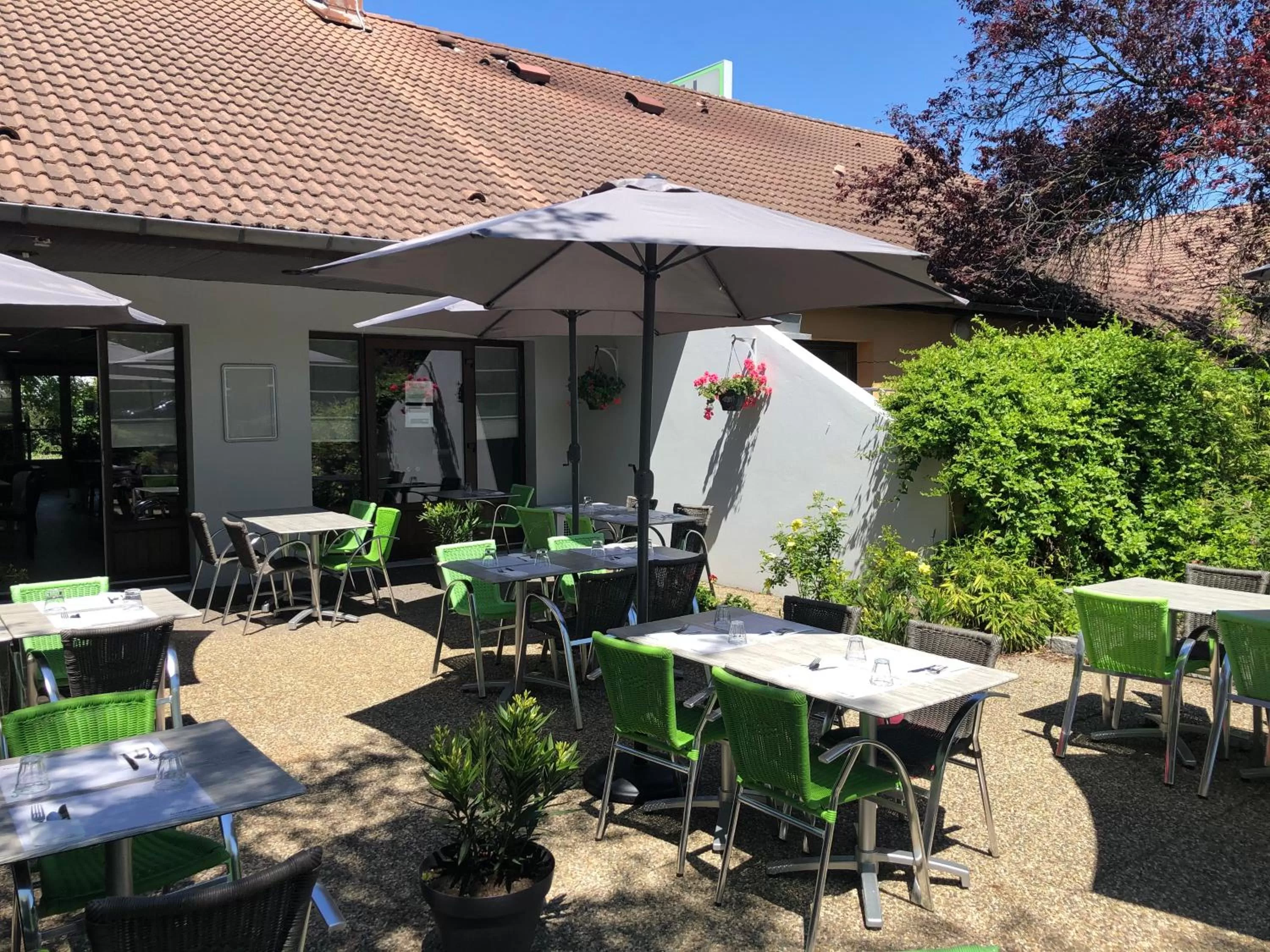 Patio in Campanile Mulhouse - Illzach Ile Napoléon