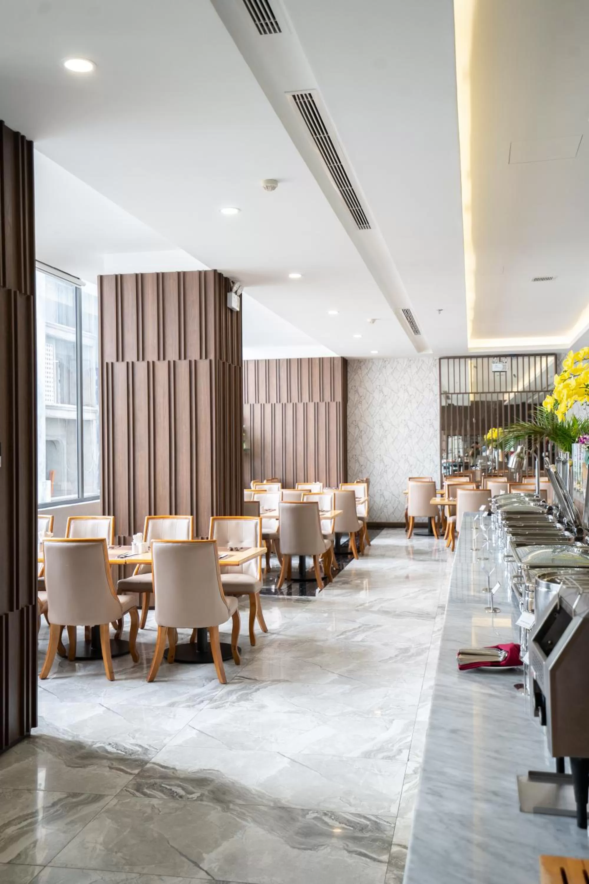 Restaurant/Places to Eat in Vesna Hotel