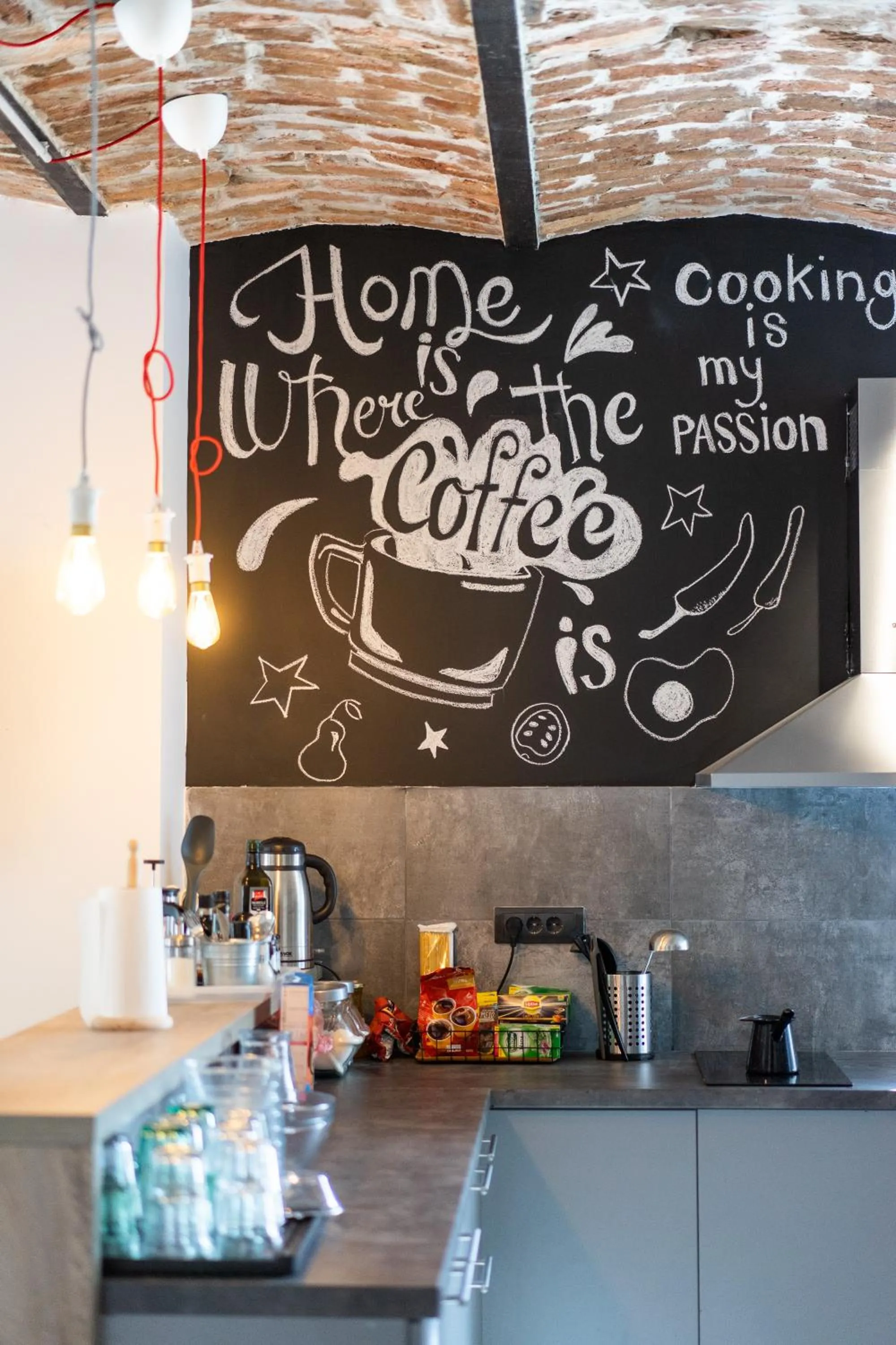 Coffee/tea facilities in Good People Design Hostel