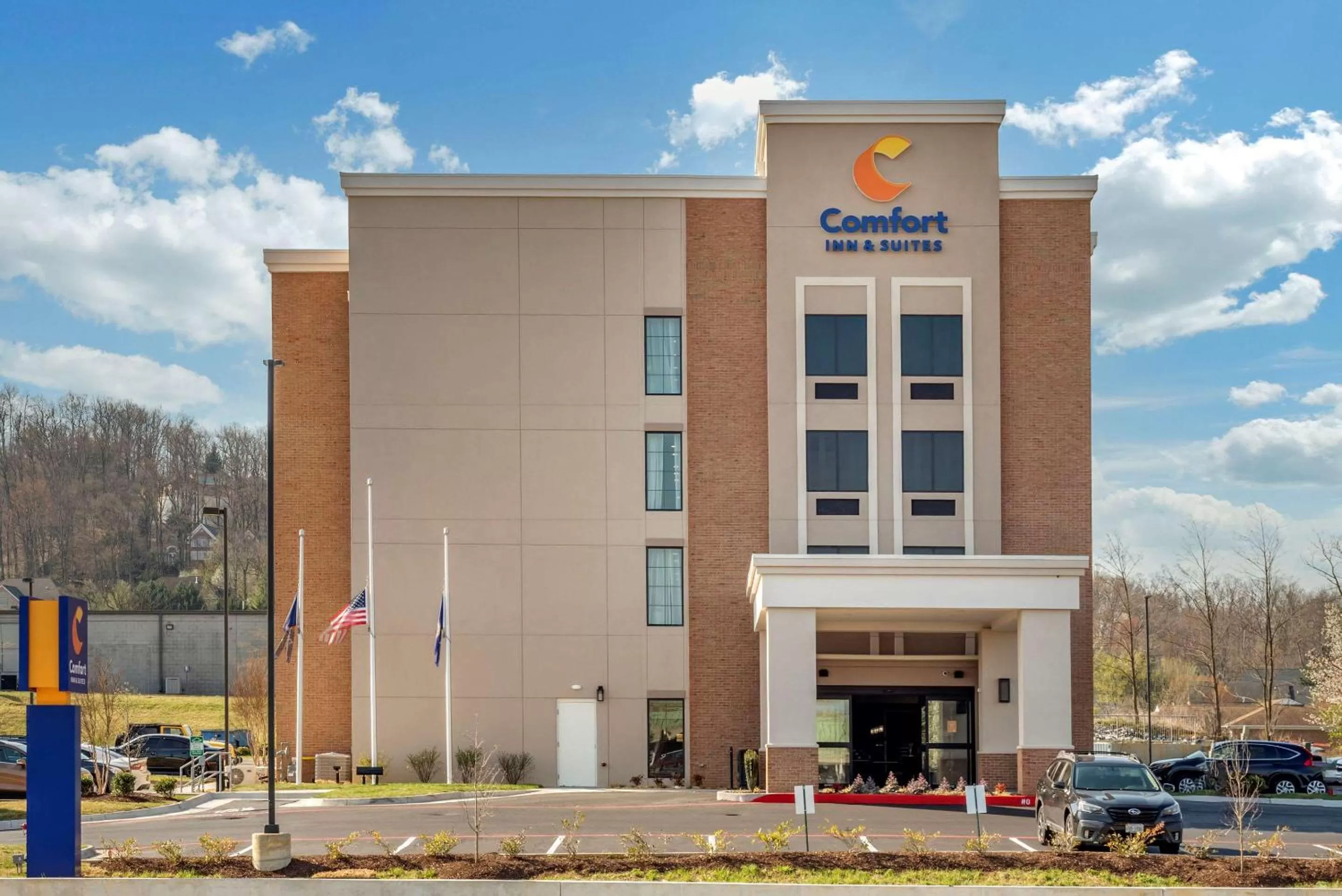 Property building in Comfort Inn & Suites Harrisonburg
