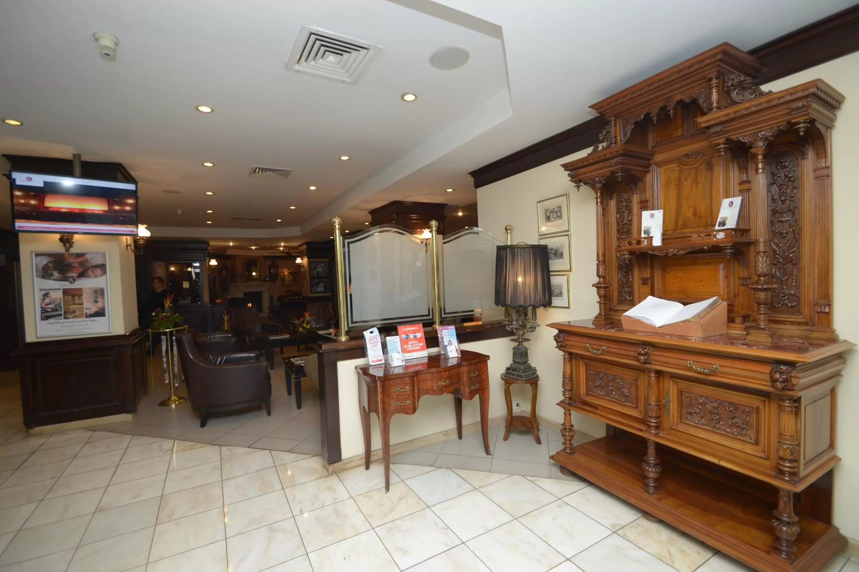 Lobby or reception in Karaca Hotel