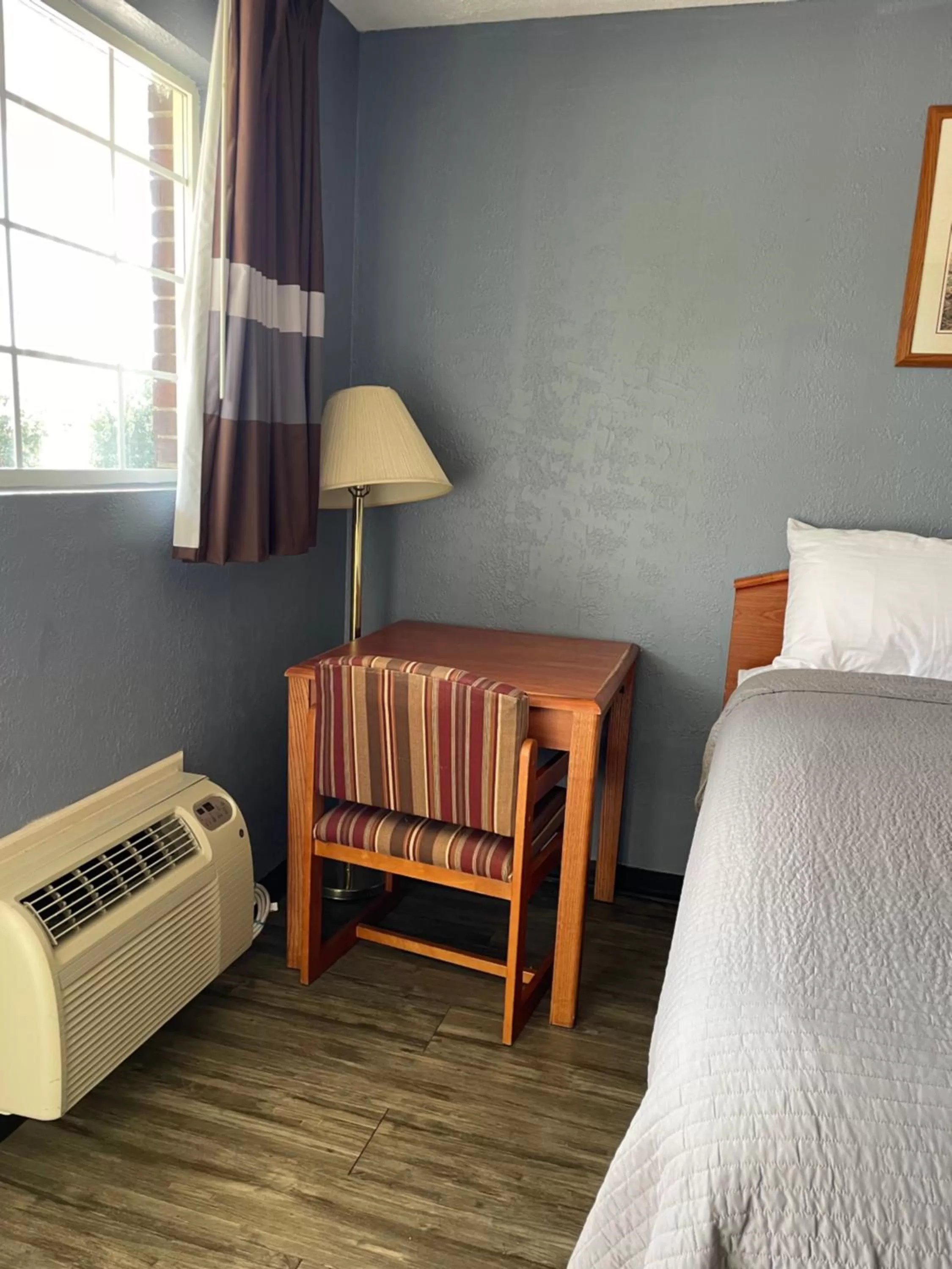 Bed in Deerfield Inn