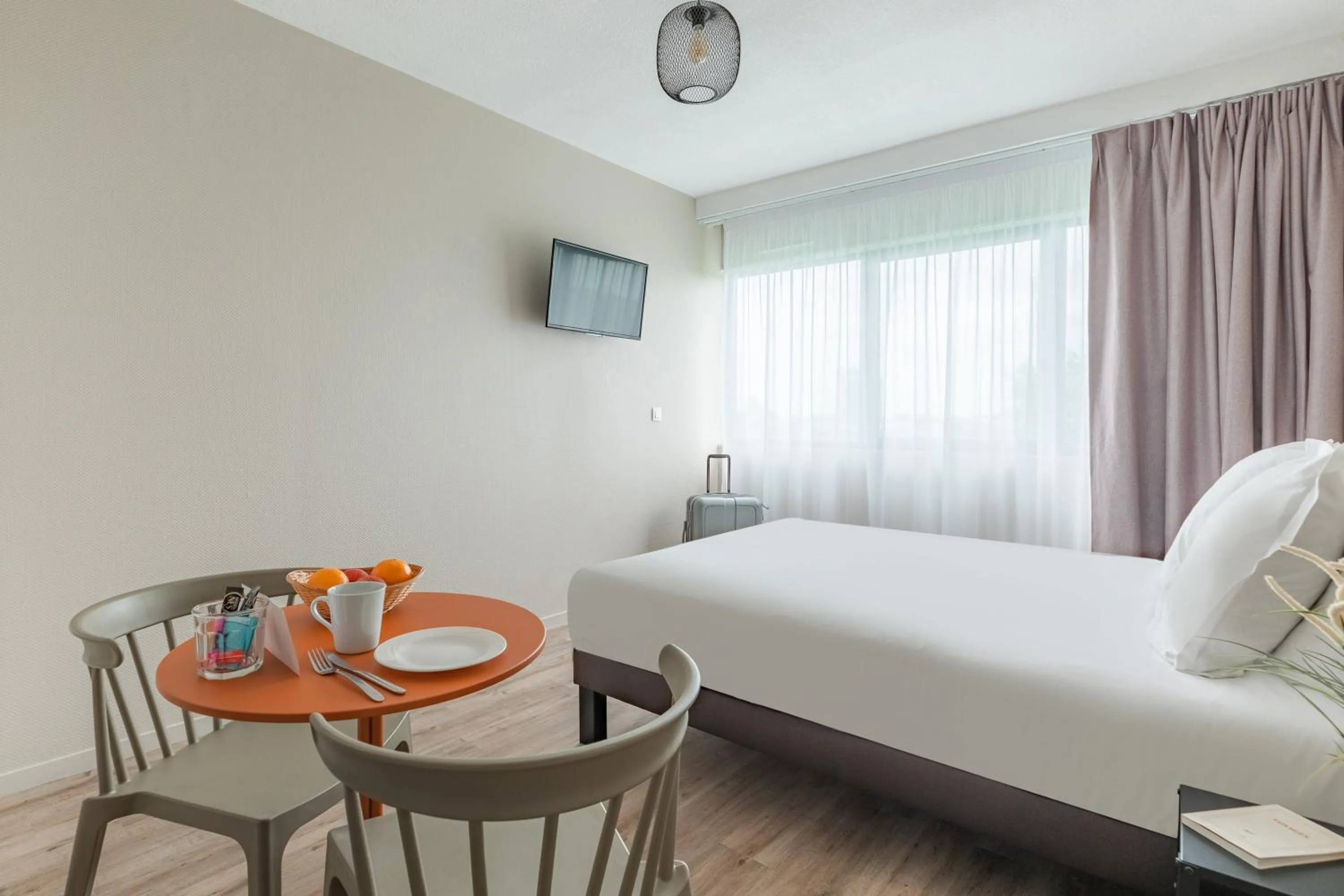 Bed in Appart'City Classic Bordeaux Centre