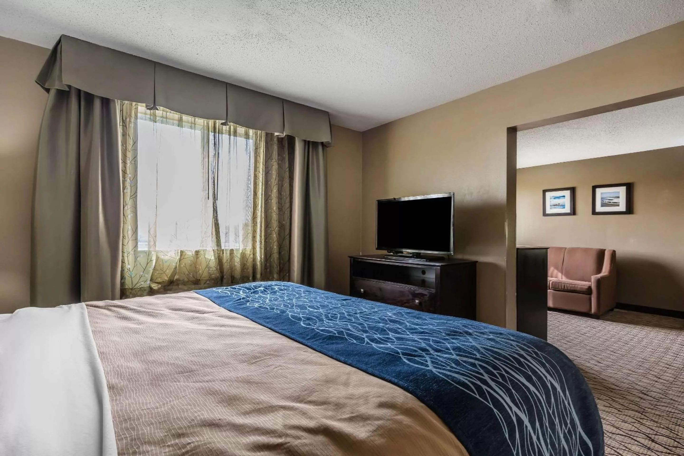 King Suite in Comfort Inn & Suites Crystal Inn Sportsplex Gulfport