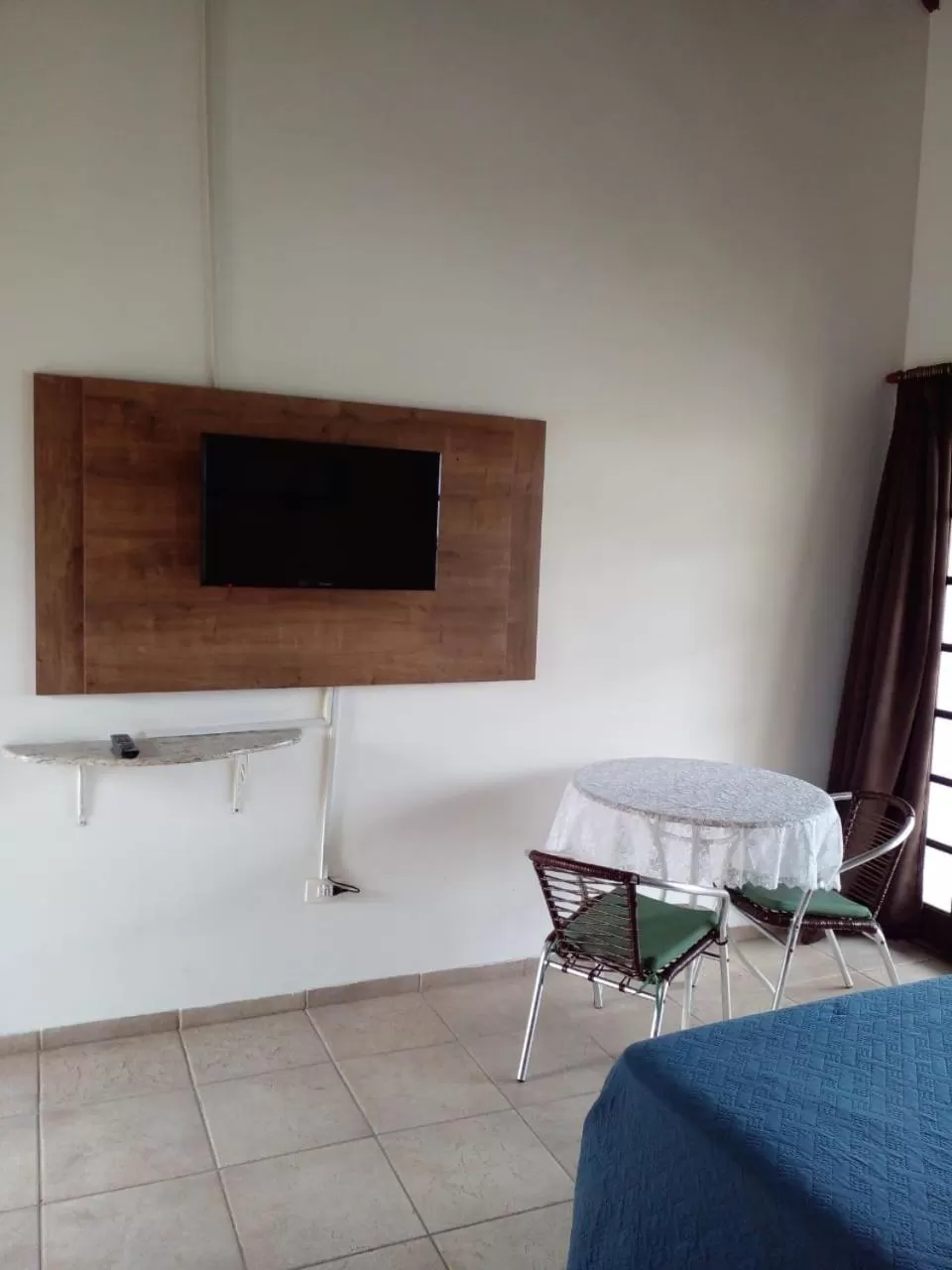 TV/Entertainment Center in Pousada Bangalôs Da Mole - Florianópolis