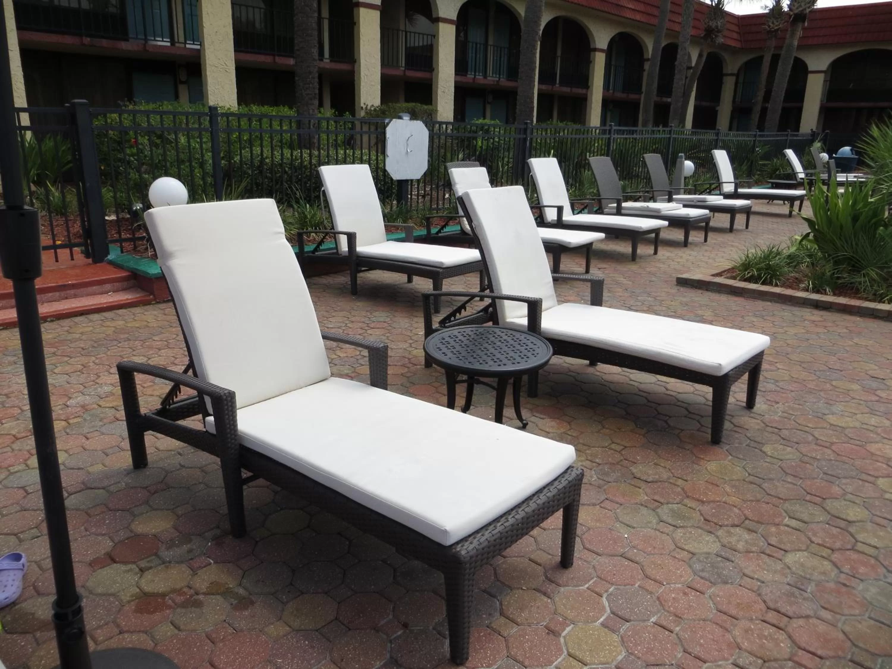 Day in Maingate Lakeside Resort