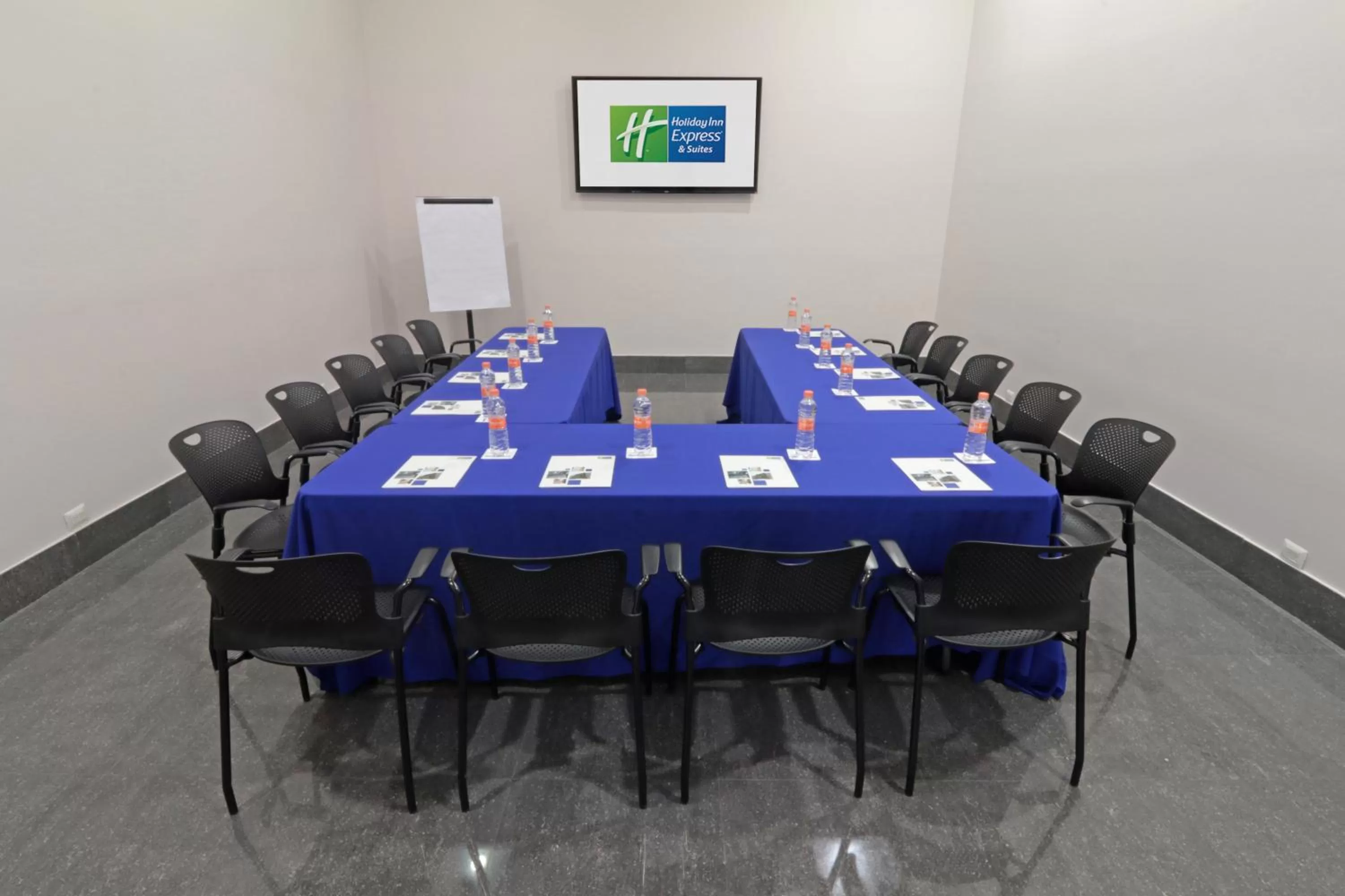Meeting/conference room in Holiday Inn Express Hotel & Suites Hermosillo by IHG