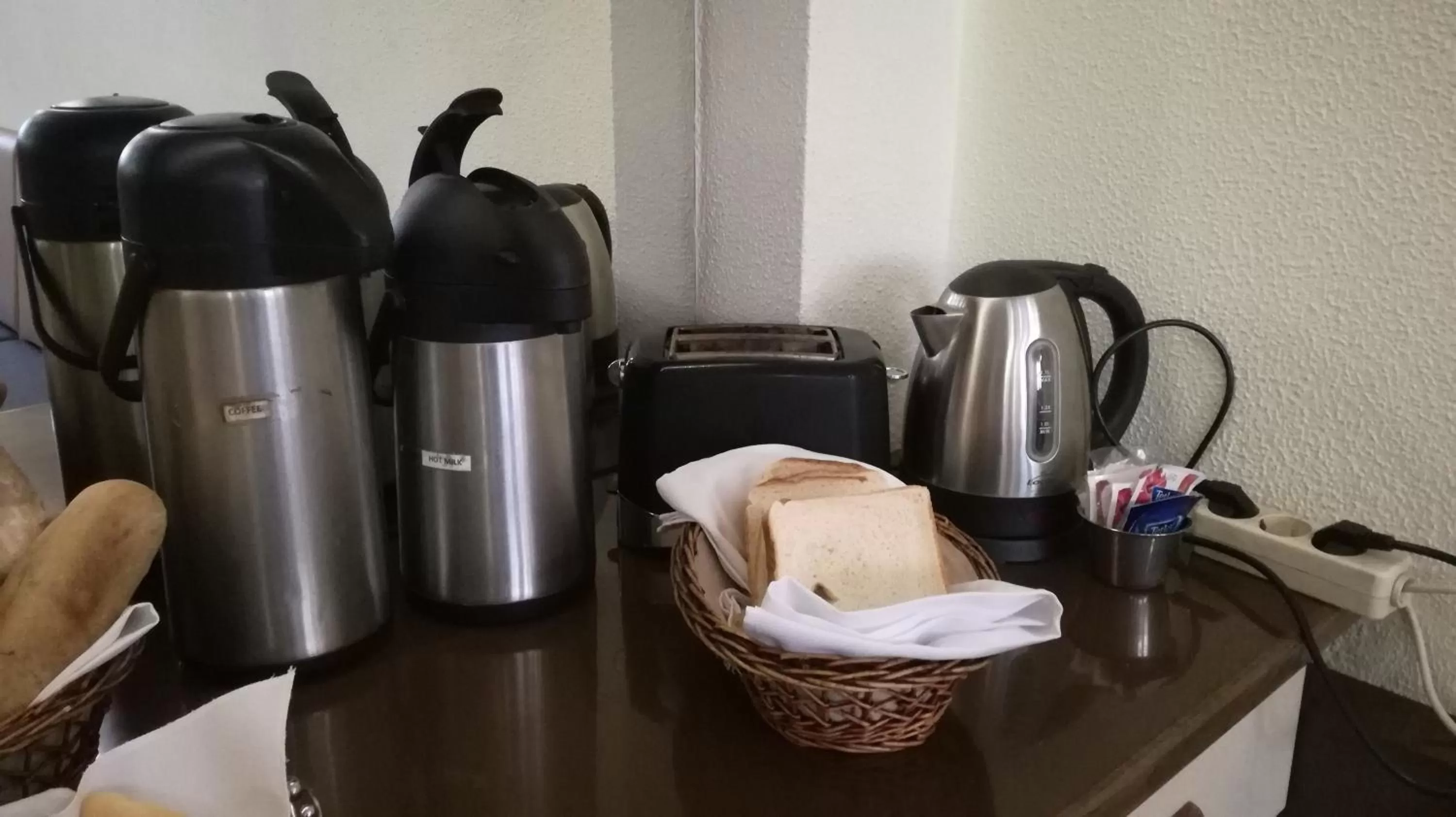 Continental breakfast in Hotel Mira D'Aire