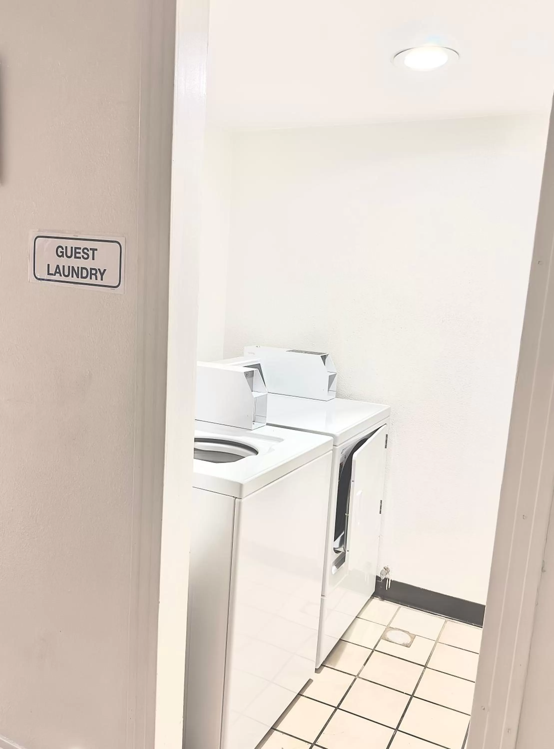 washing machine in Motel 6-New Stanton, PA