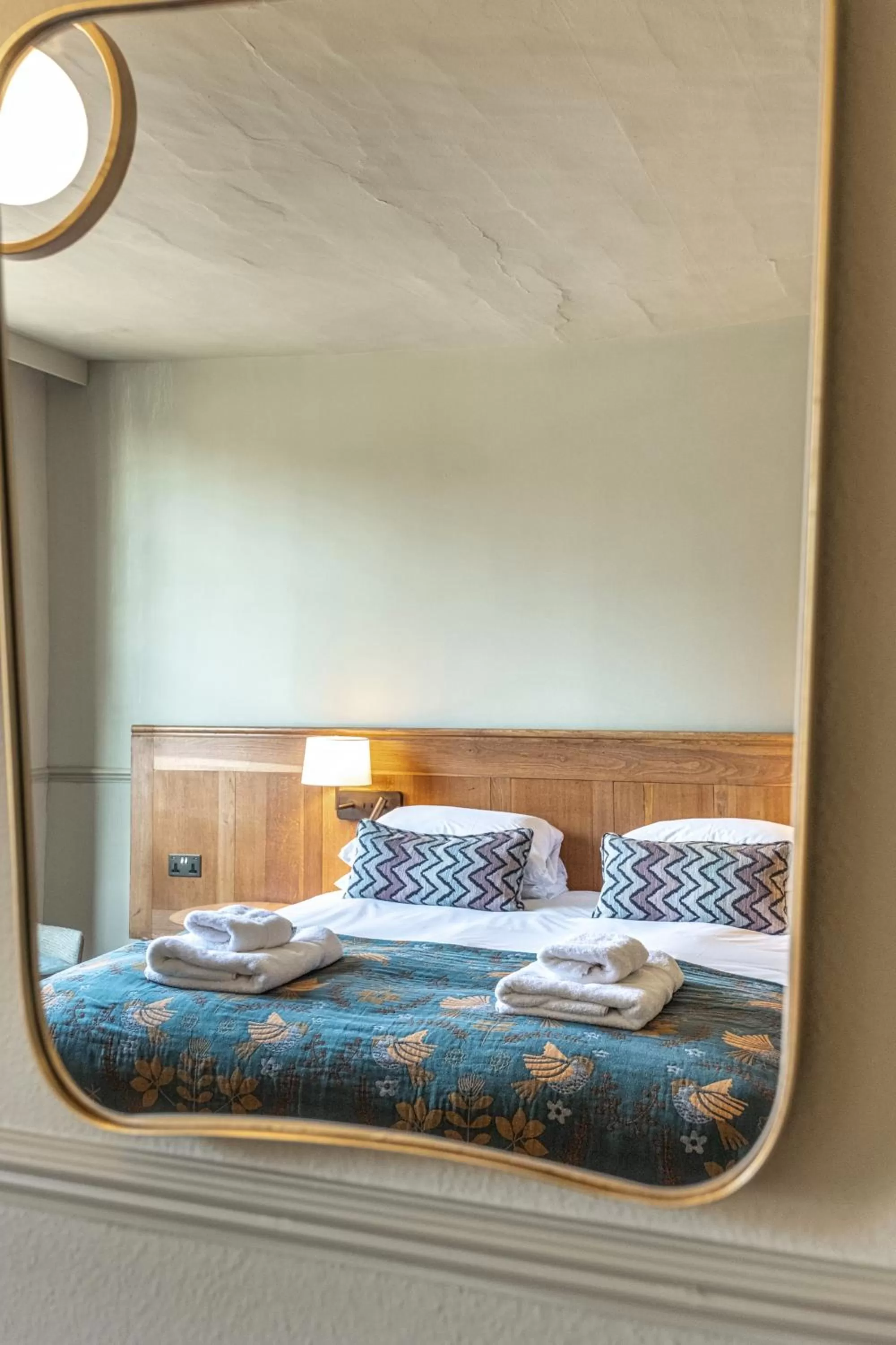 Bedroom, Bed in The Feathers Holt