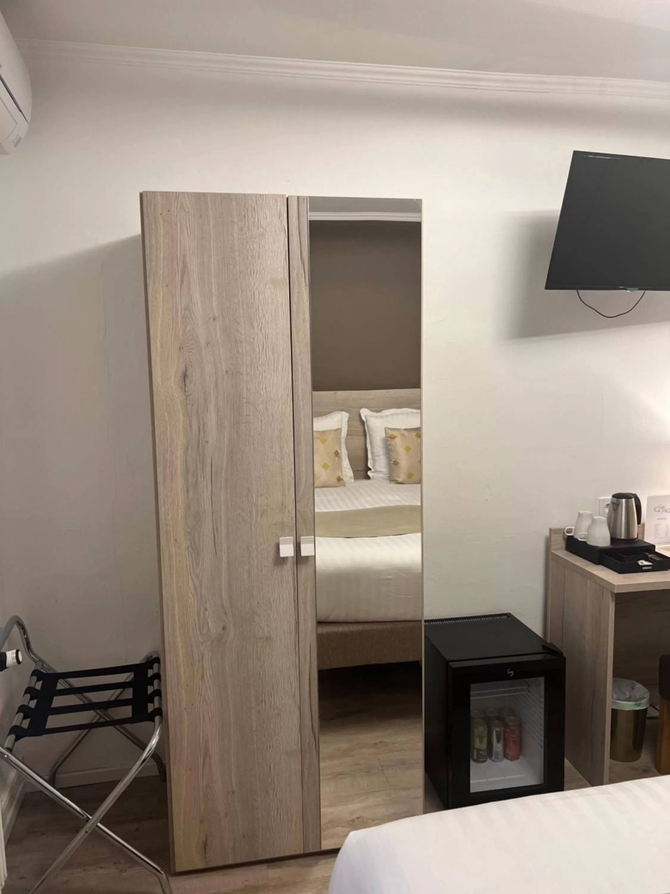 Nearby landmark in Hôtel du Golfe Sete-Balaruc