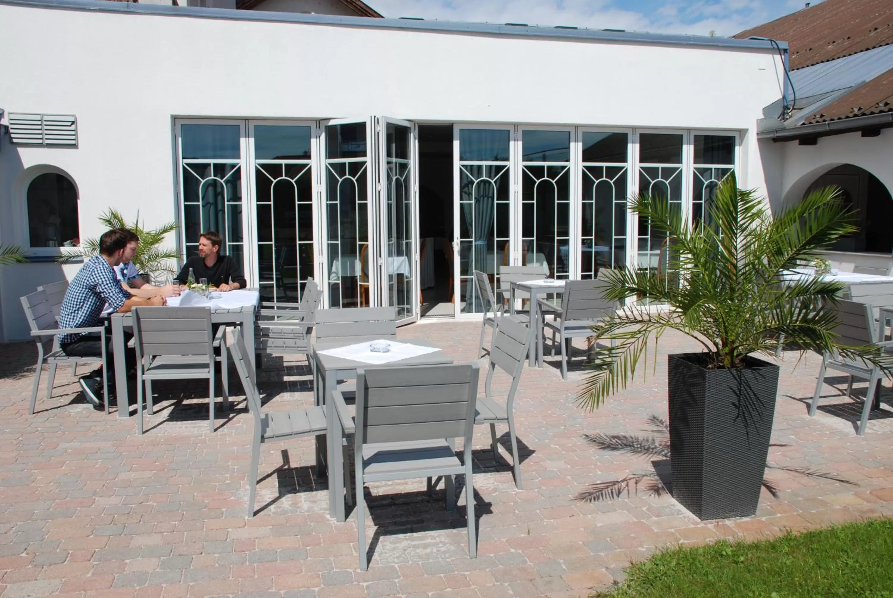 Restaurant/places to eat in Sporthotel Podersdorf