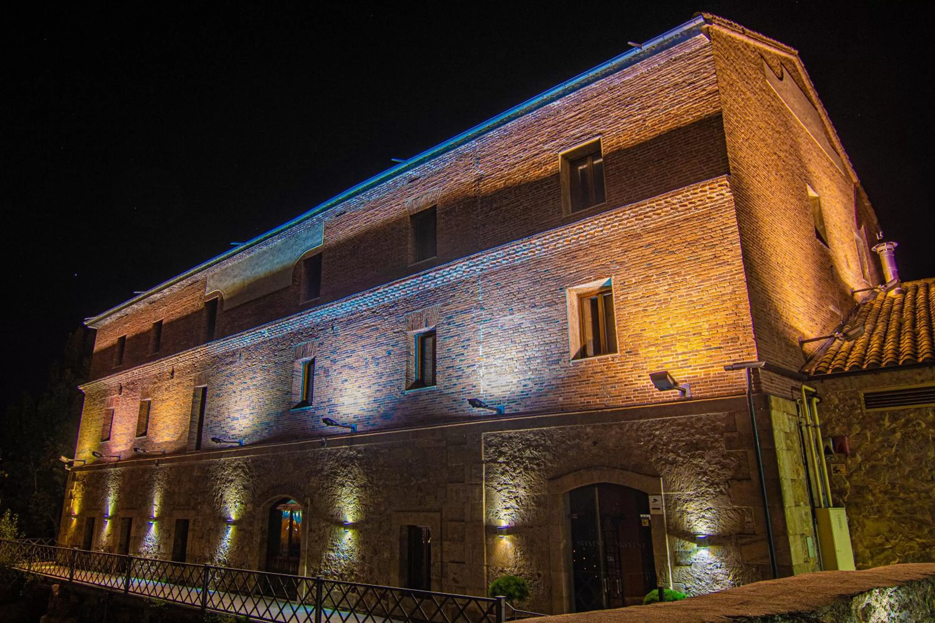 Off site in Hospedium Hotel Casino Del Tormes