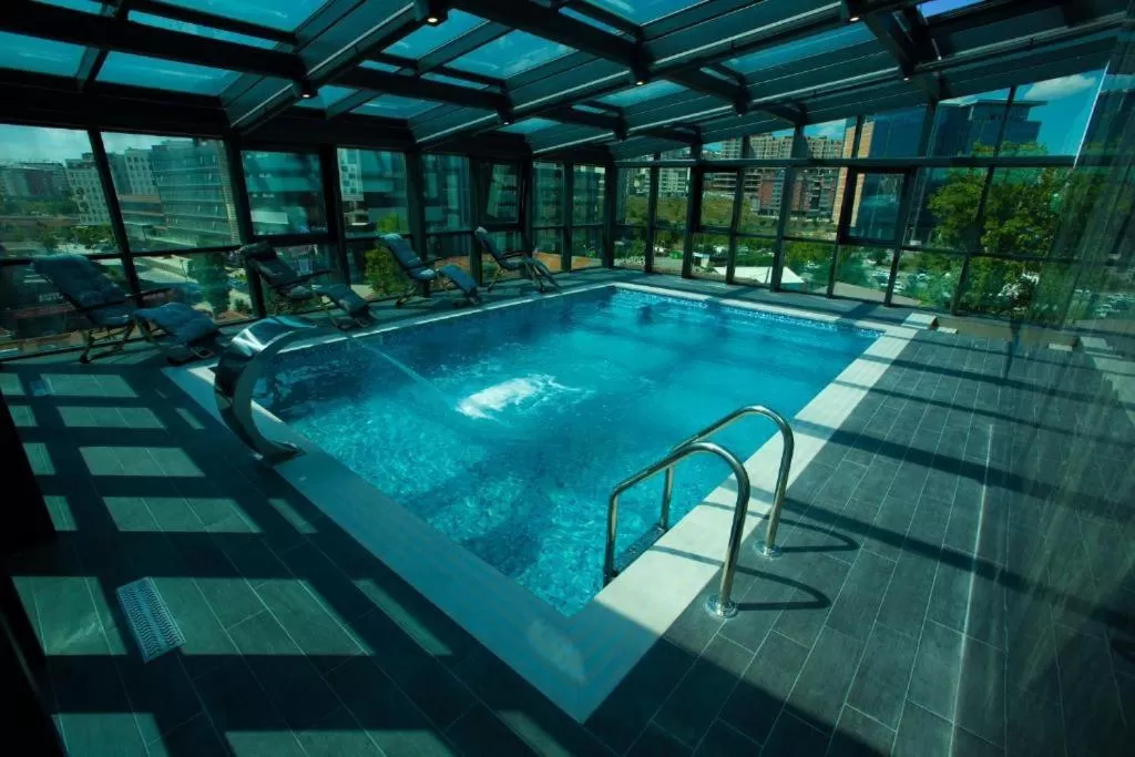 Swimming Pool in Hotel Prishtina