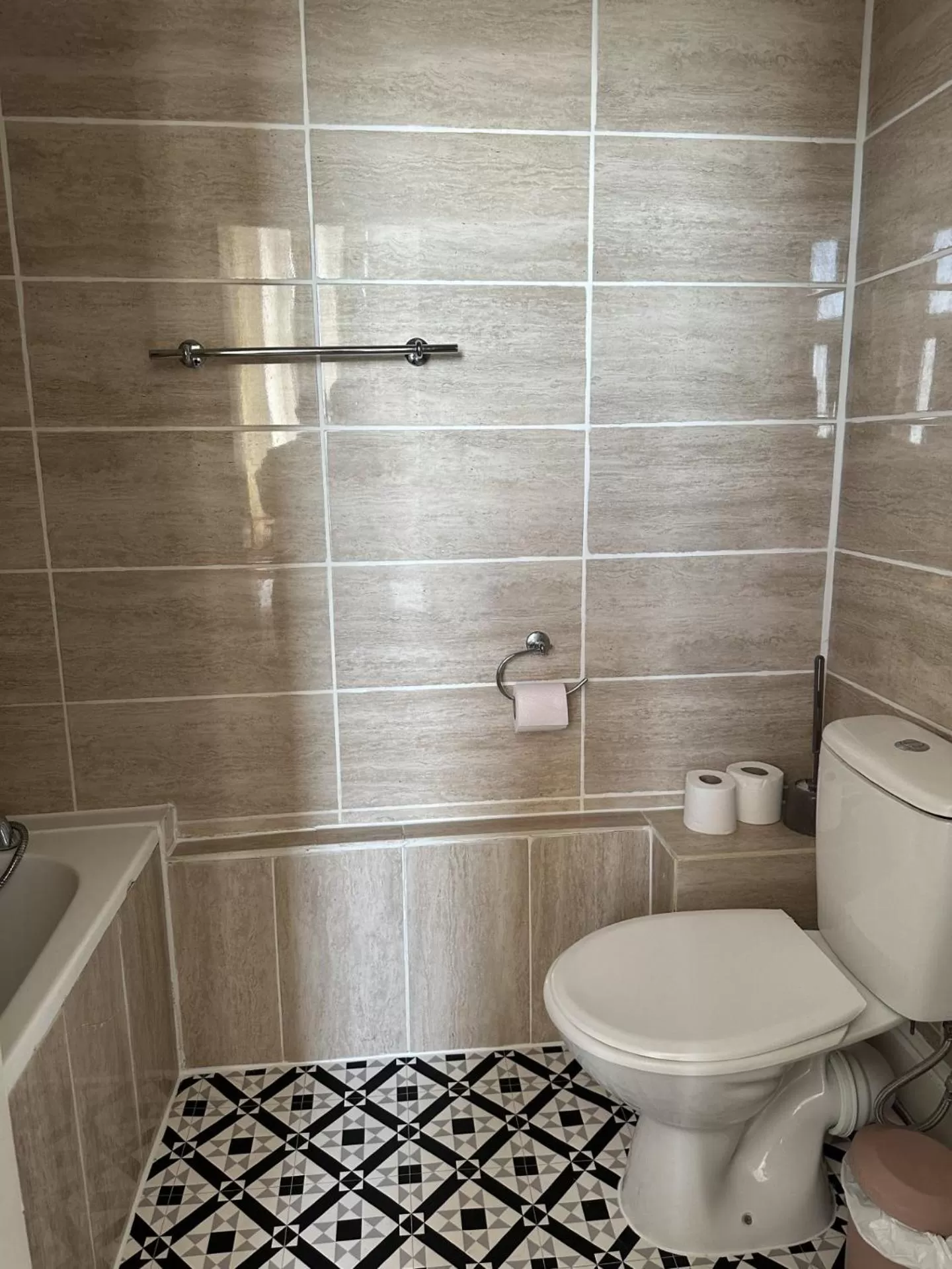 Shower in Glastonbury Hotel