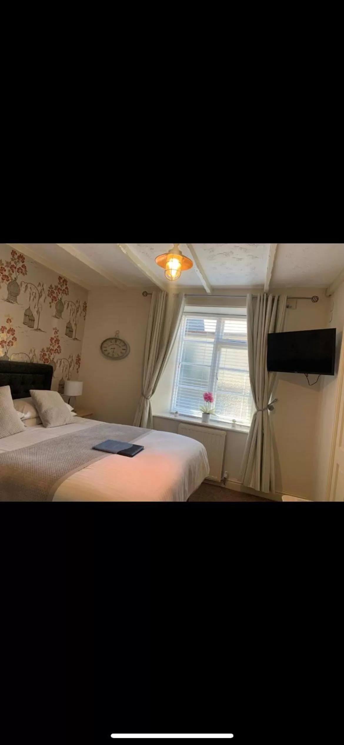 Bed in Molesworth Arms