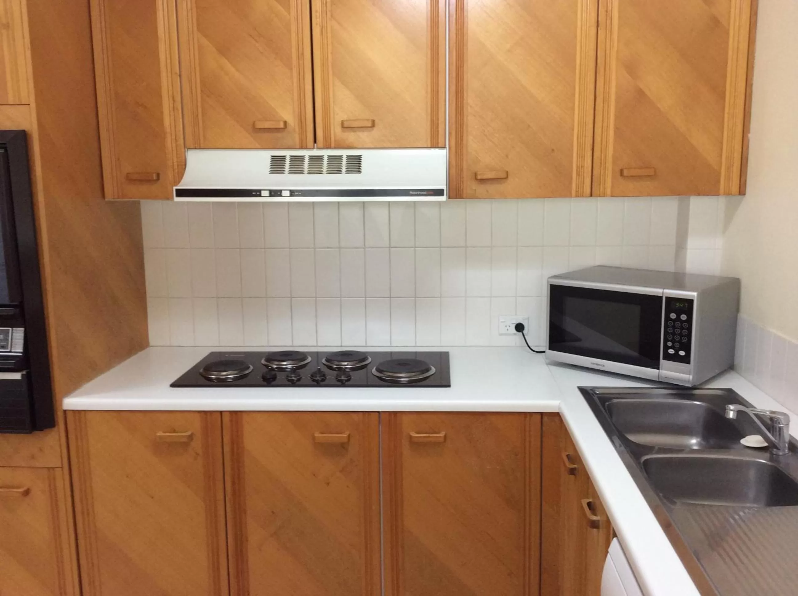 Kitchen or kitchenette in Kirribilli Apartments