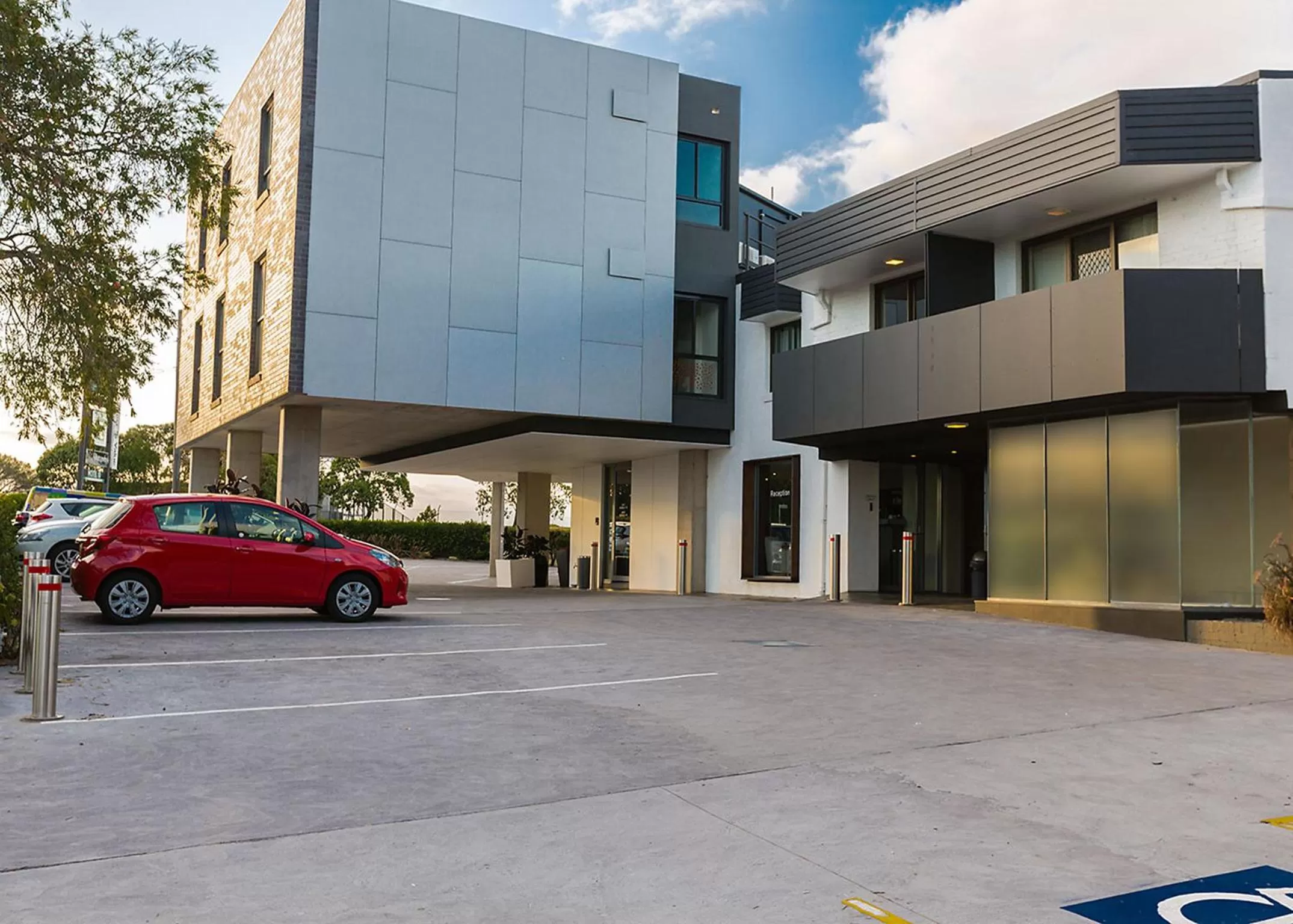 Facade/entrance in Motel 10