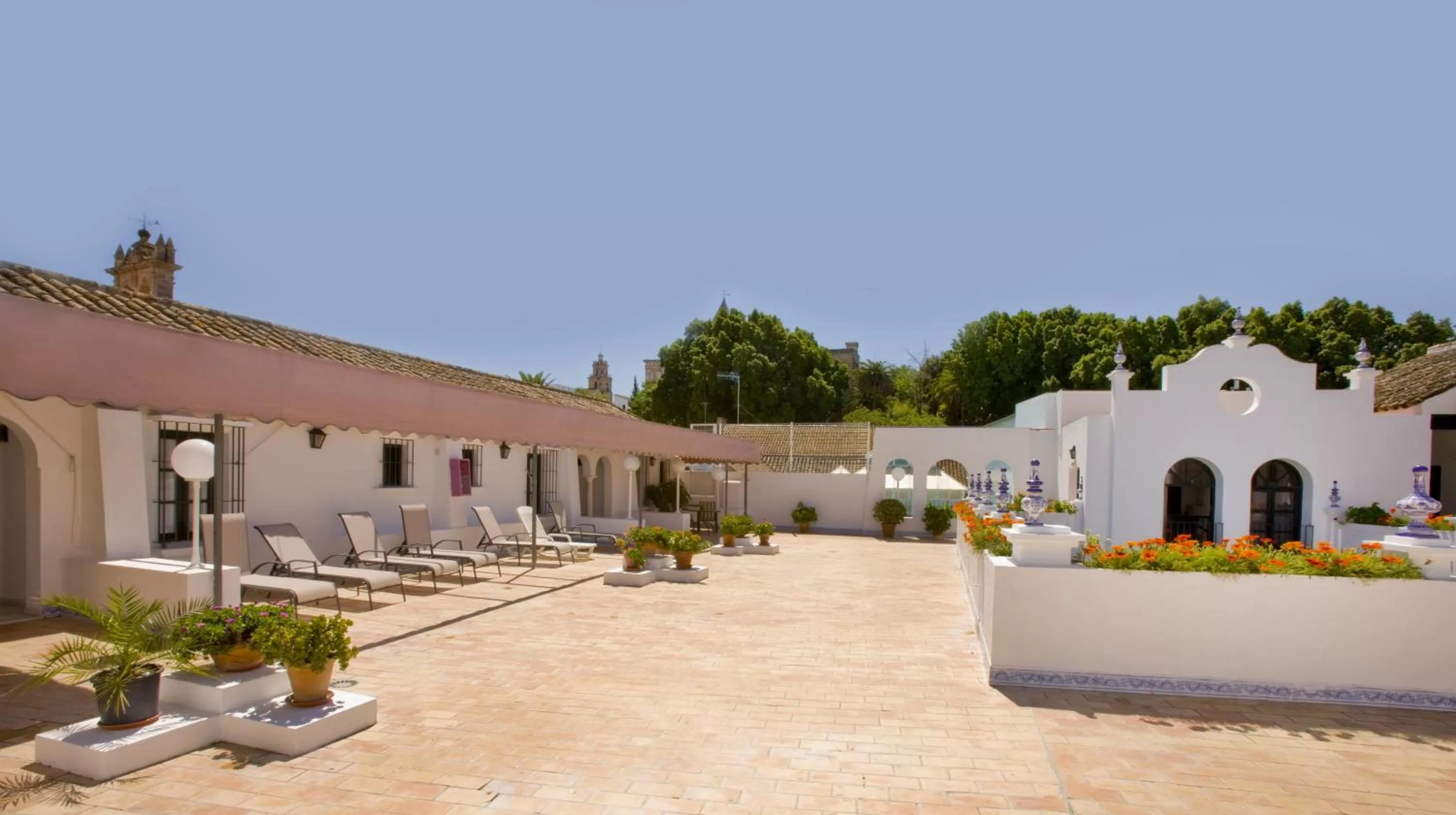 Property building in Los Helechos