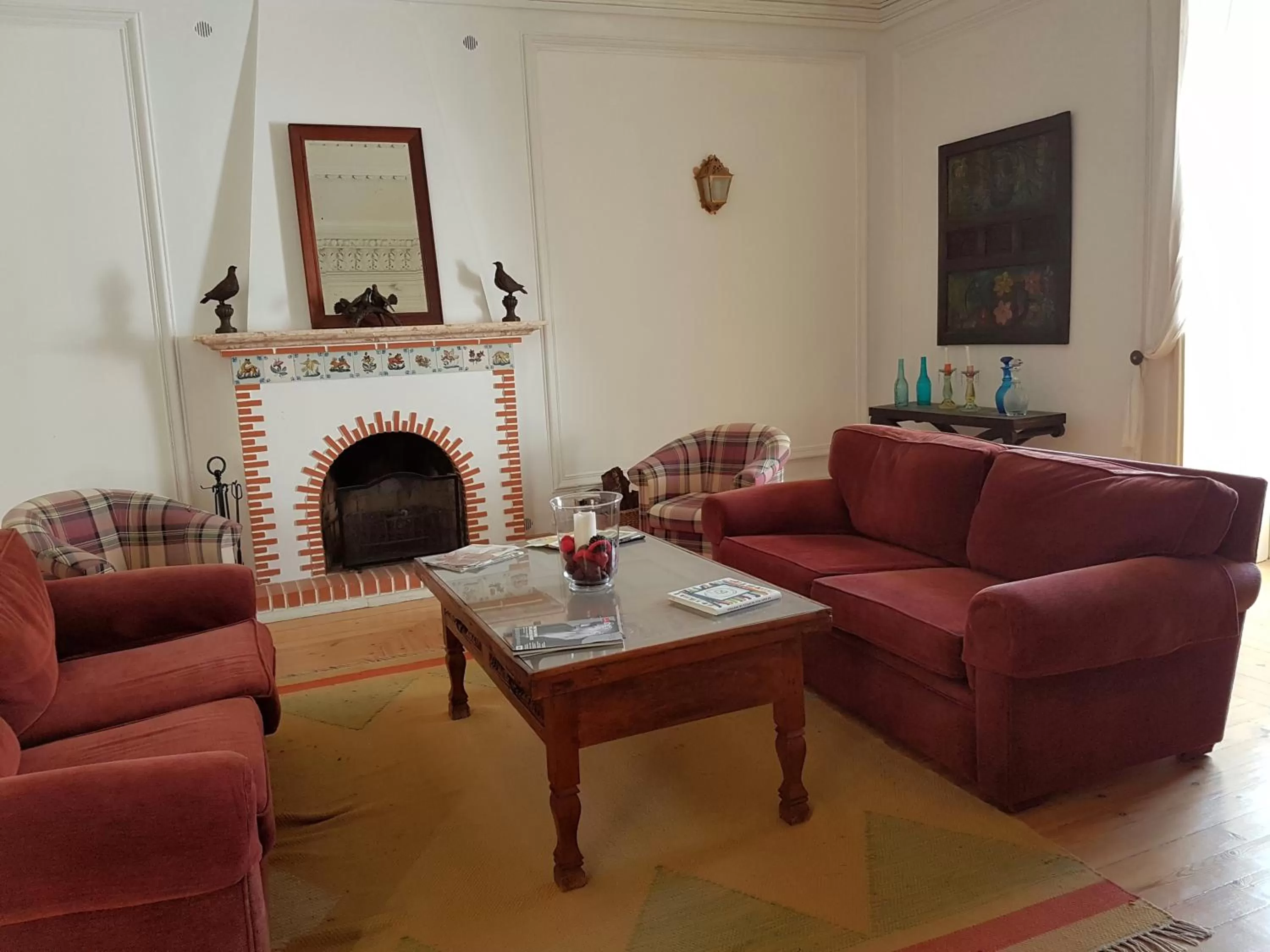 Communal lounge/ TV room in Hotel de Moura