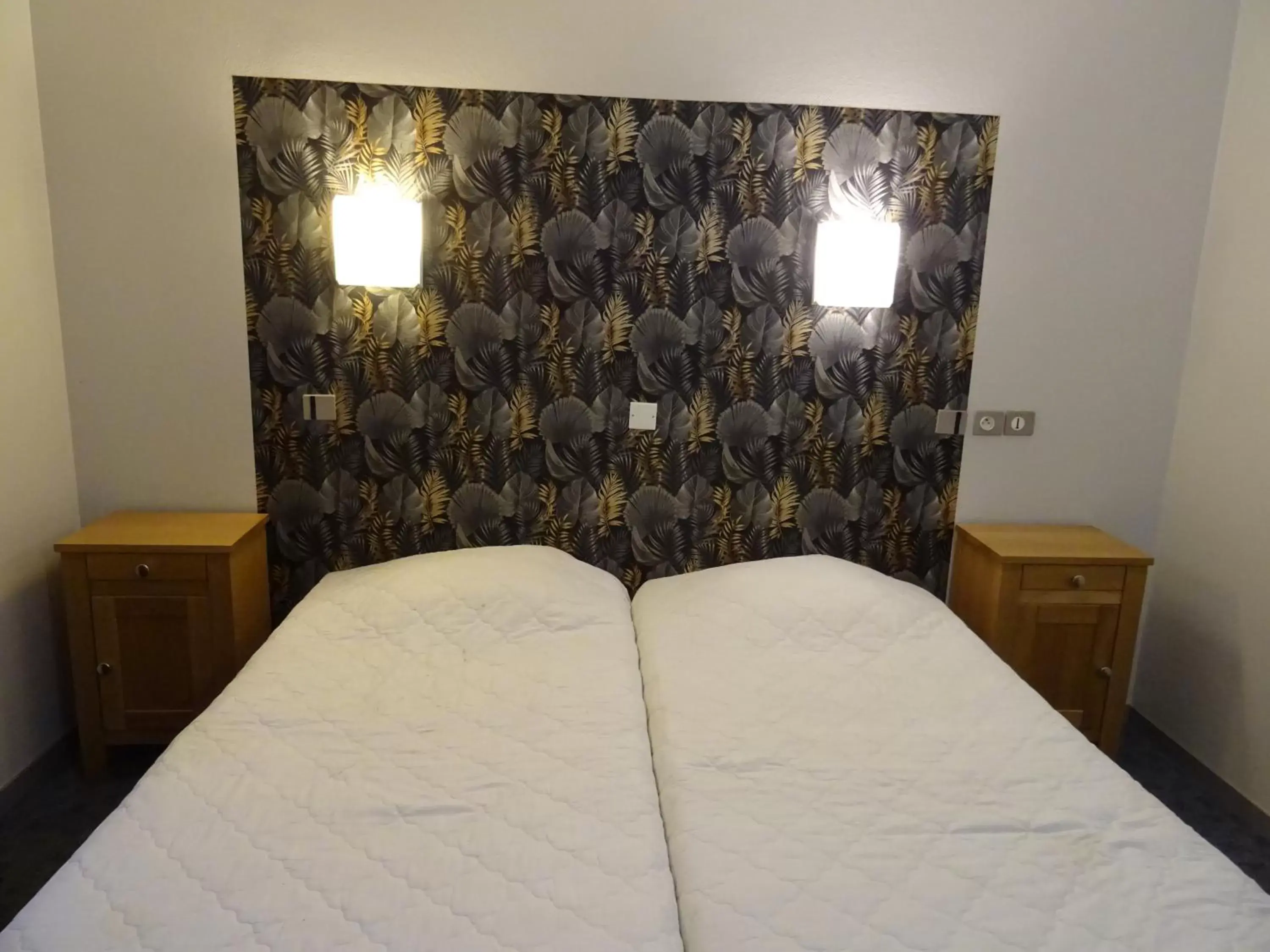 Twin Room with Pool View in Les Songes de Buxy Twin Room with Pool View in Les Songes de Buxy