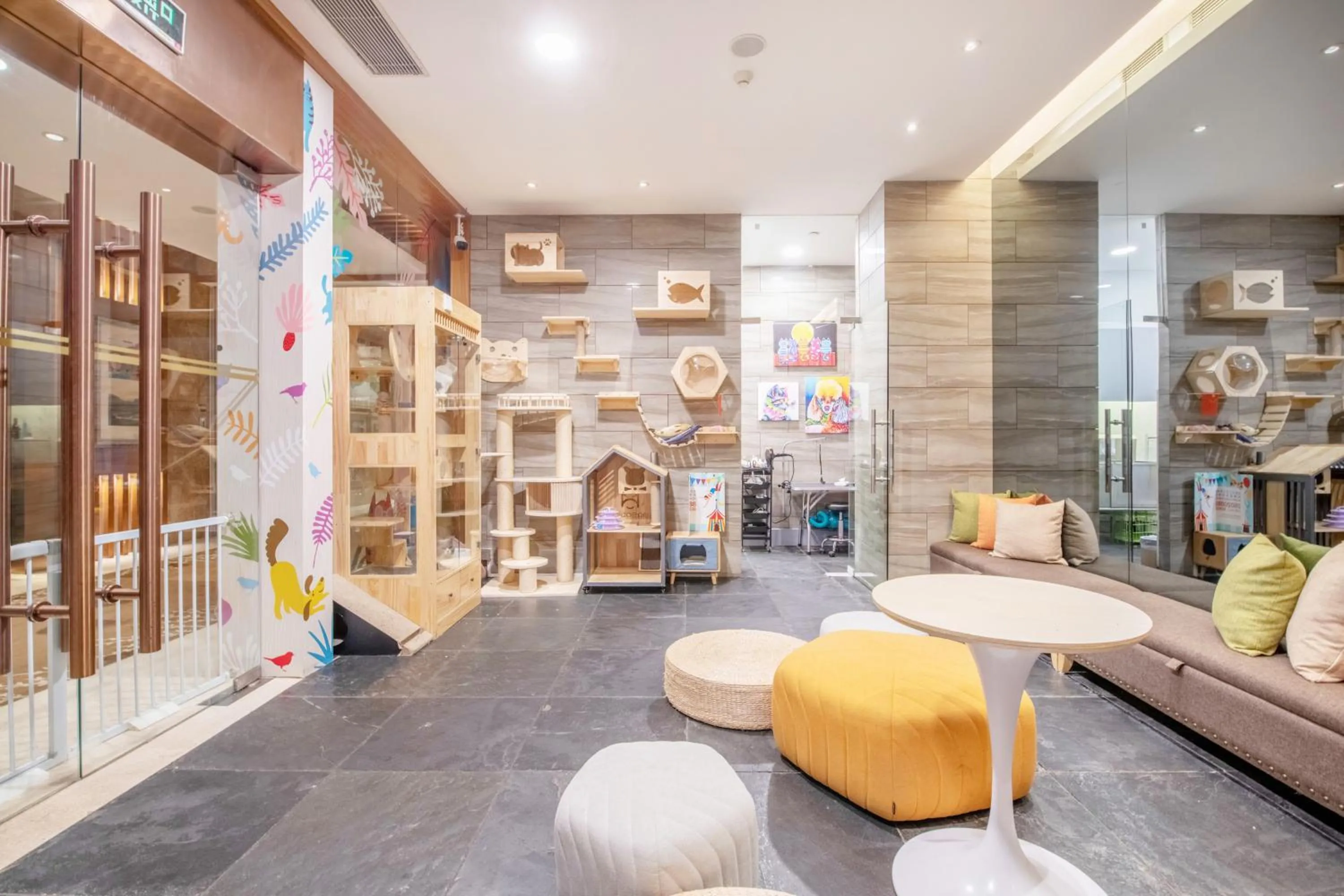 Pets, Bed in Mission Hills Hotel Resorts Dongguan