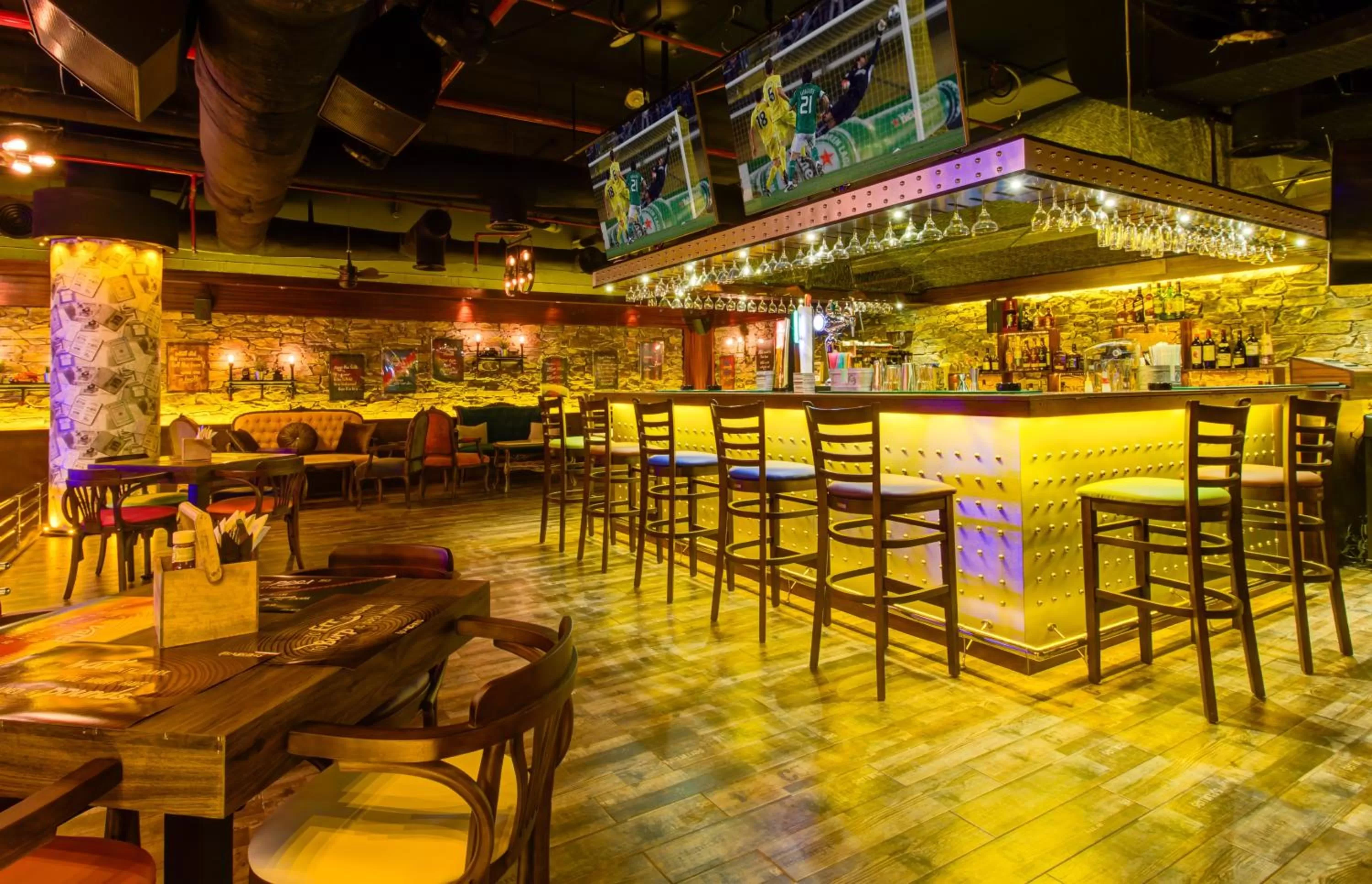 Dinner in Mercure Gold Hotel Jumeirah Dubai by Accor