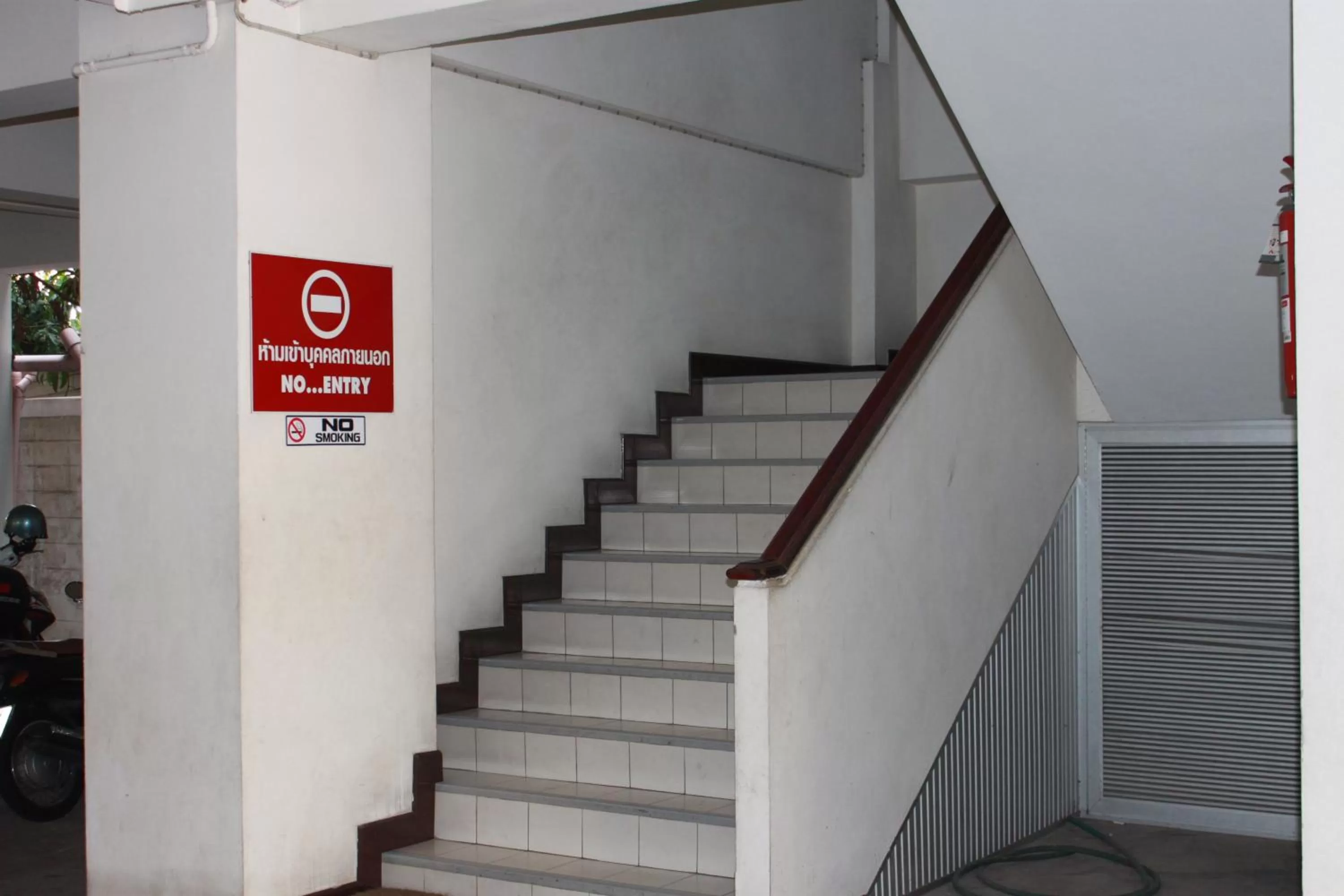 Property building in Soi 5 Apartment