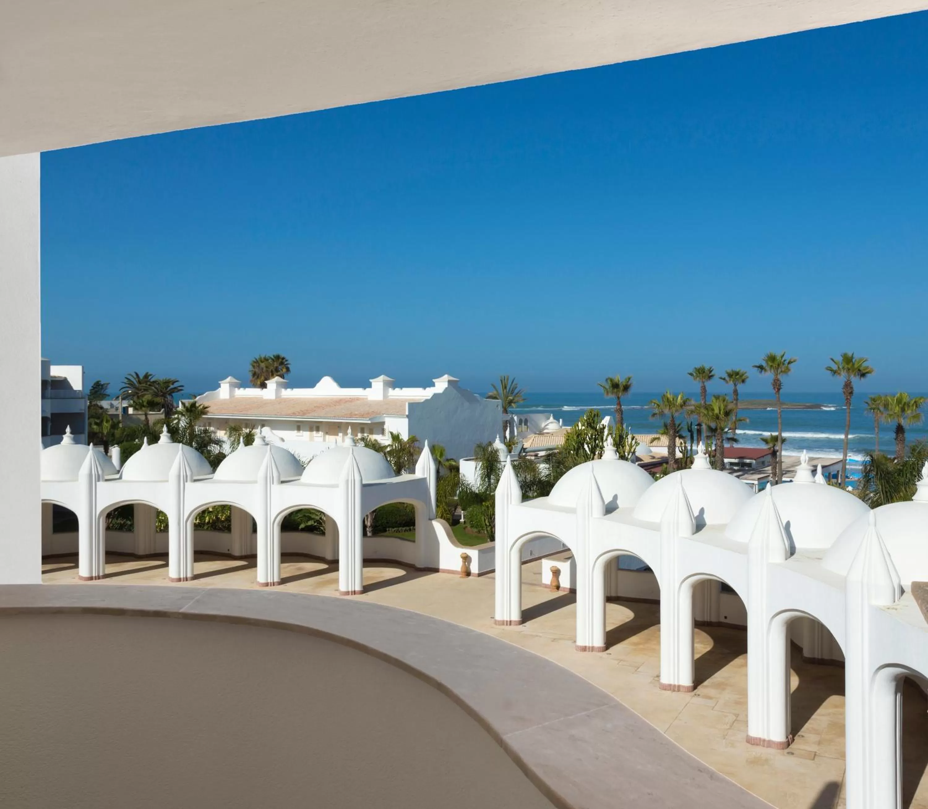 Area and facilities in L' Amphitrite Palace Beach Resort & Spa