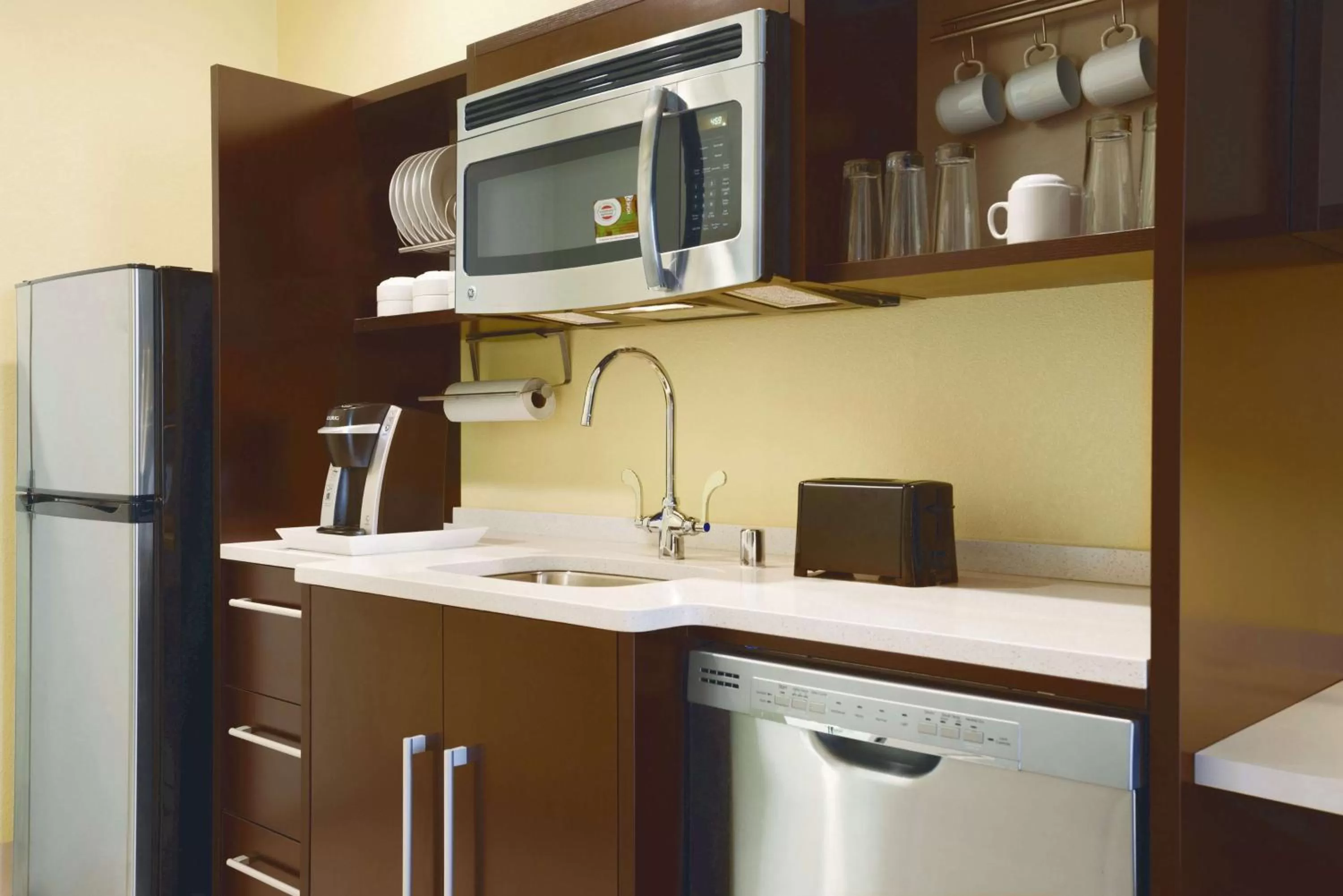 Kitchen or kitchenette in Home2Suites Pittsburgh Cranberry