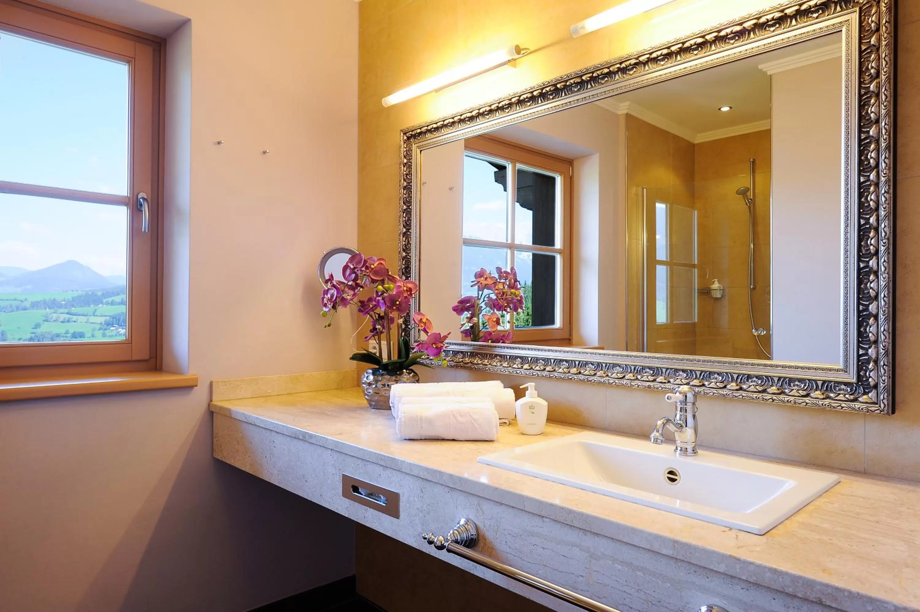 Bathroom in Hotel und Alpen Apartments - Bürglhöh