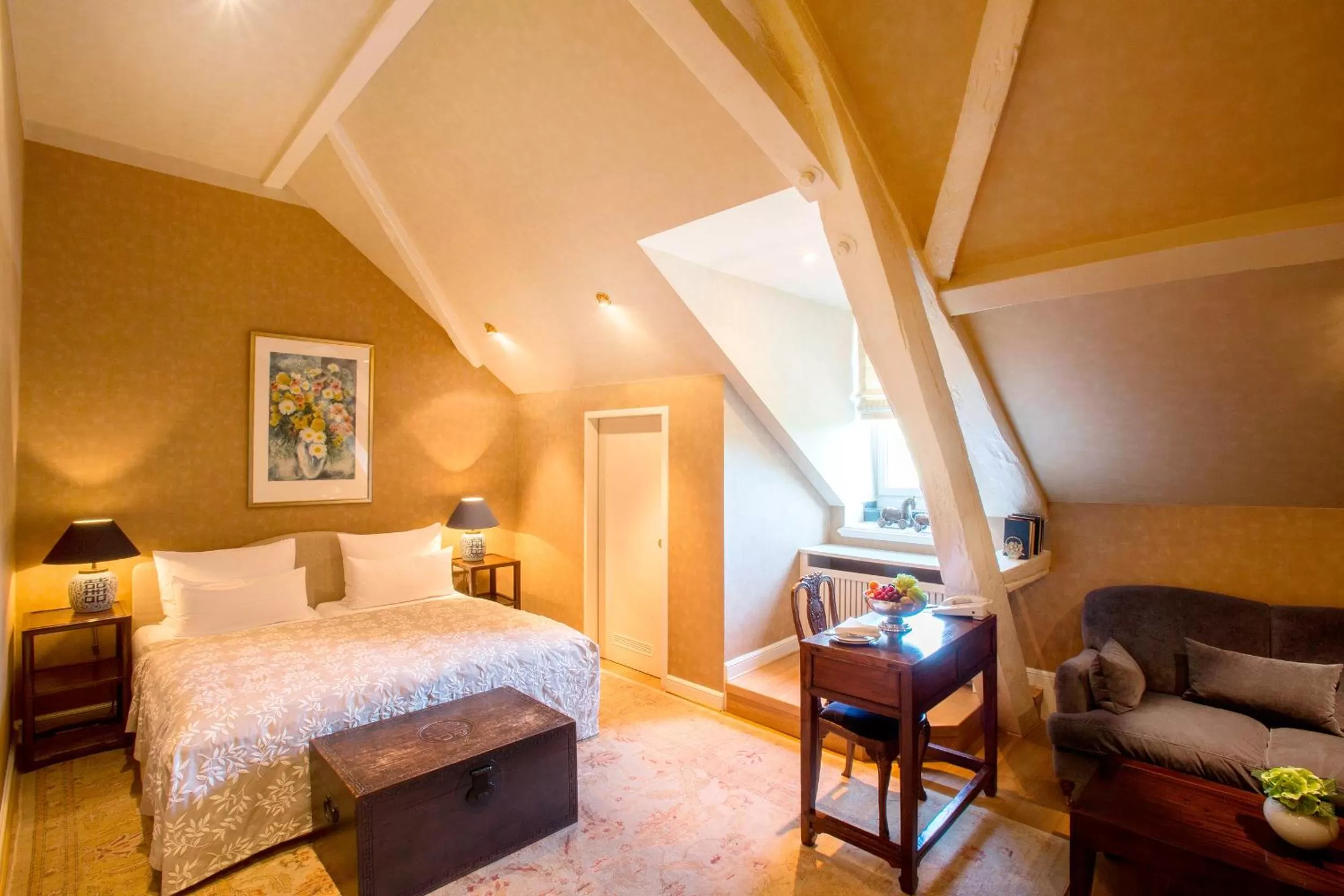 Bed in Schlosshotel Hugenpoet