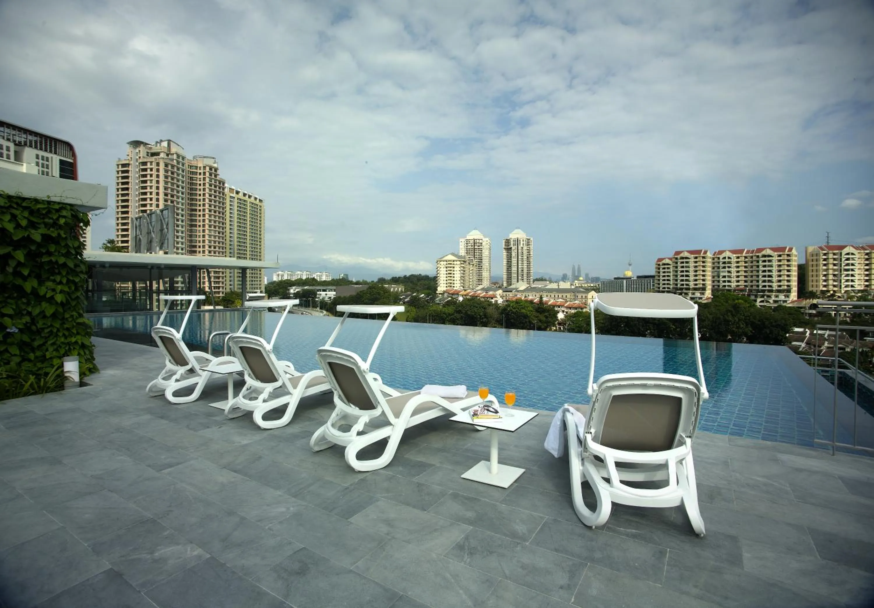 Swimming pool in The Signature Hotel & Serviced Suites Hartamas Kuala Lumpur