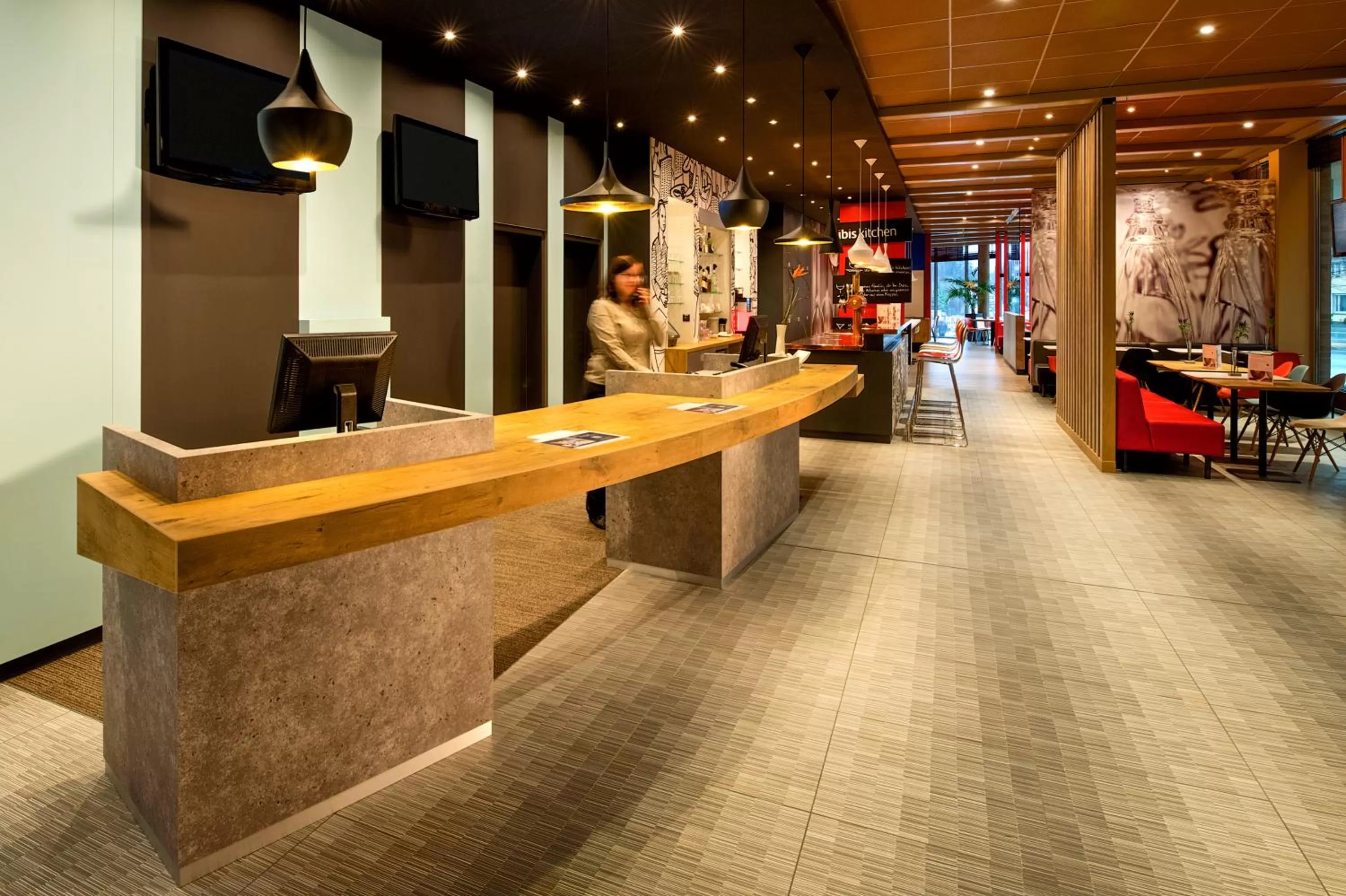 Lobby or reception in ibis Hamburg Alsterring