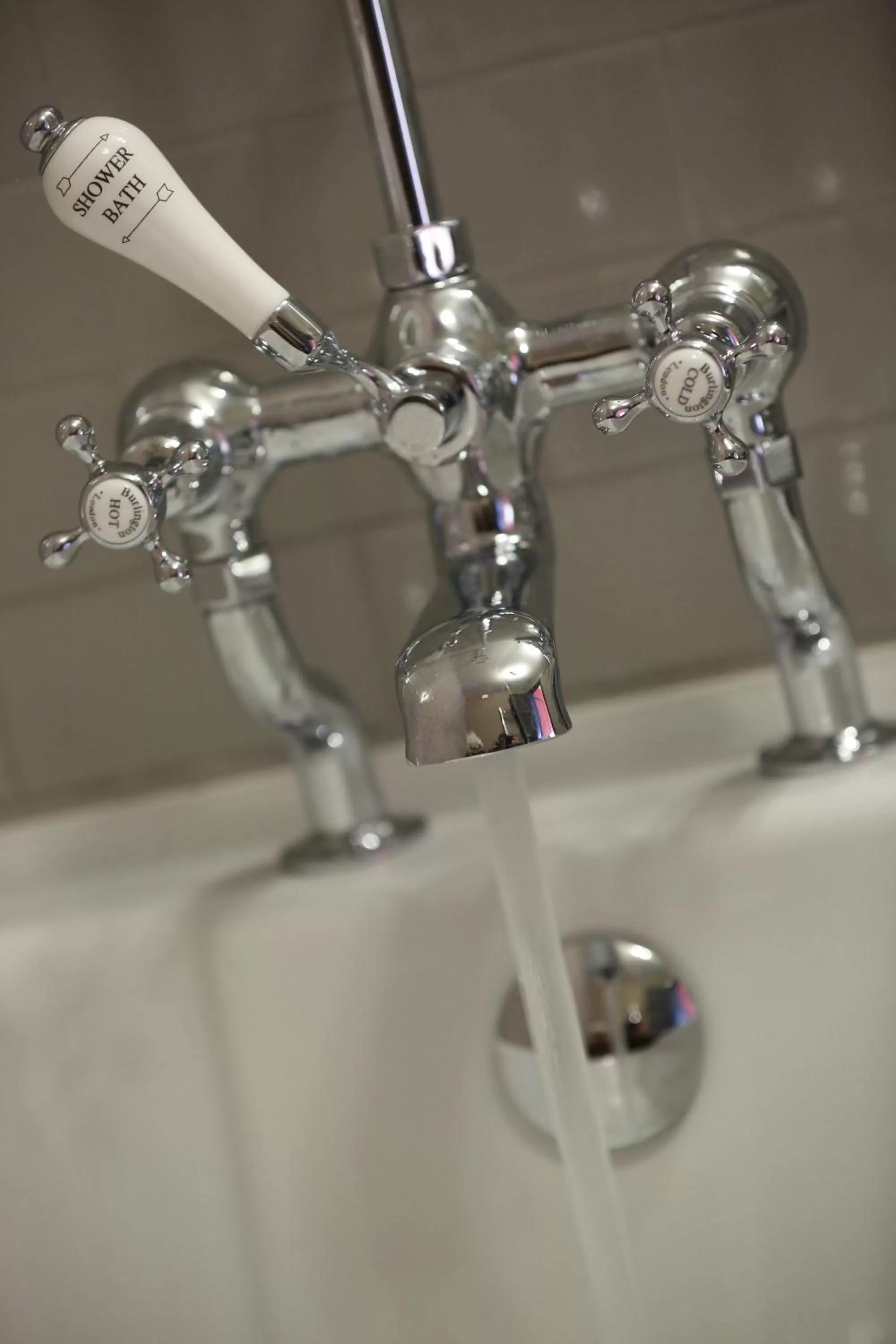 Bathroom in The Crown And Thistle, Abingdon
