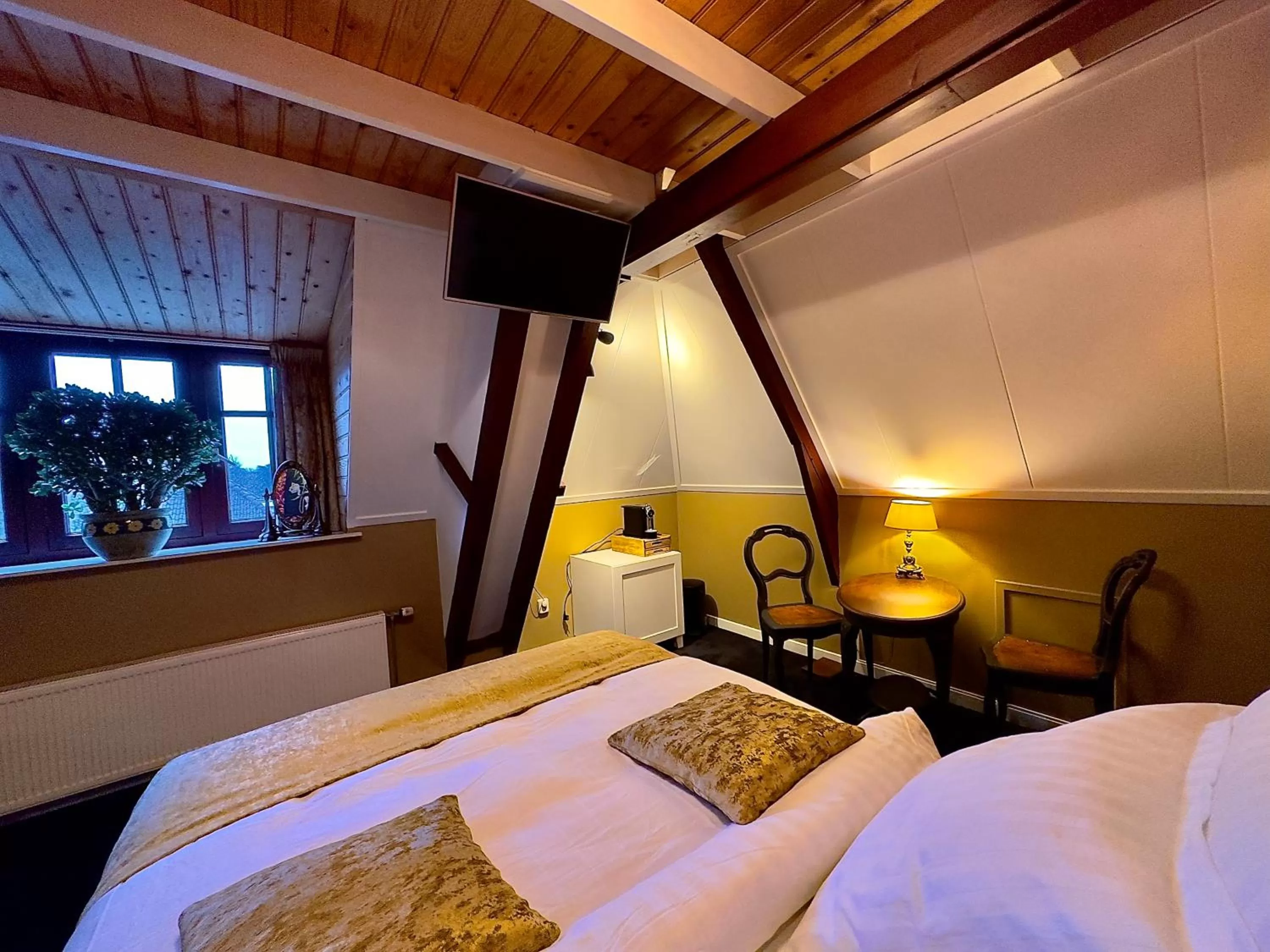 Bed in Villa Steenwyck Giethoorn