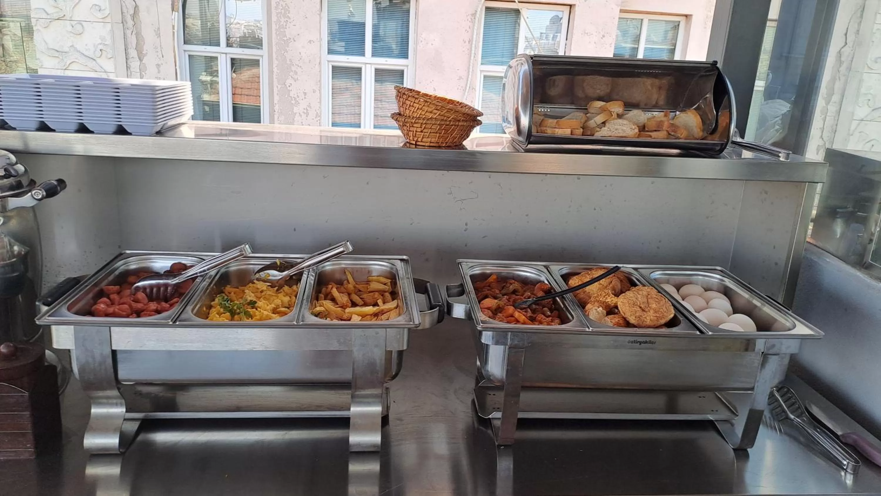 Restaurant/places to eat in Taksim Terrace Hotel