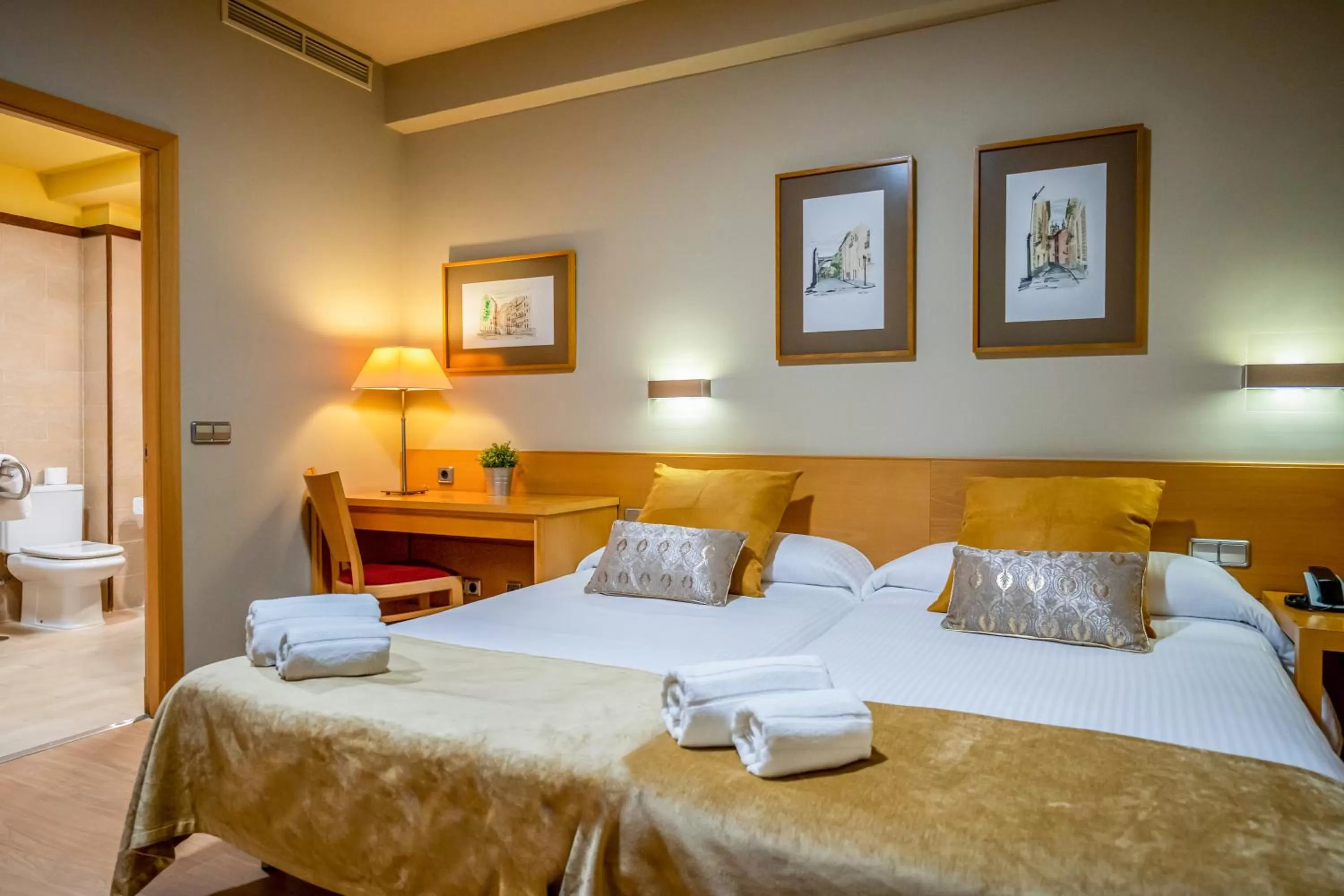 Bedroom, Bed in Victoria 4 Puerta del Sol