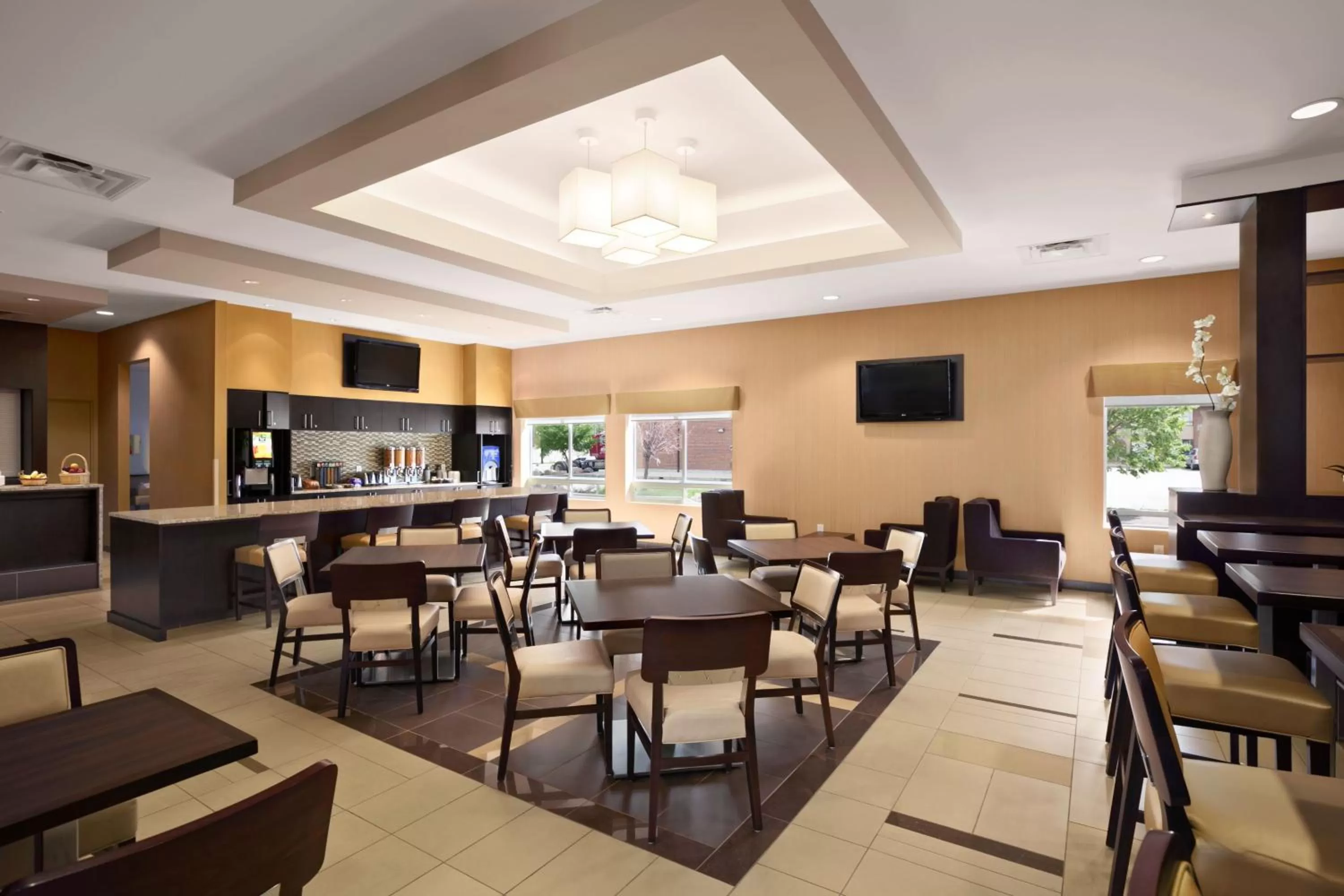Restaurant/places to eat in Days Inn & Suites by Wyndham Winnipeg Airport Manitoba
