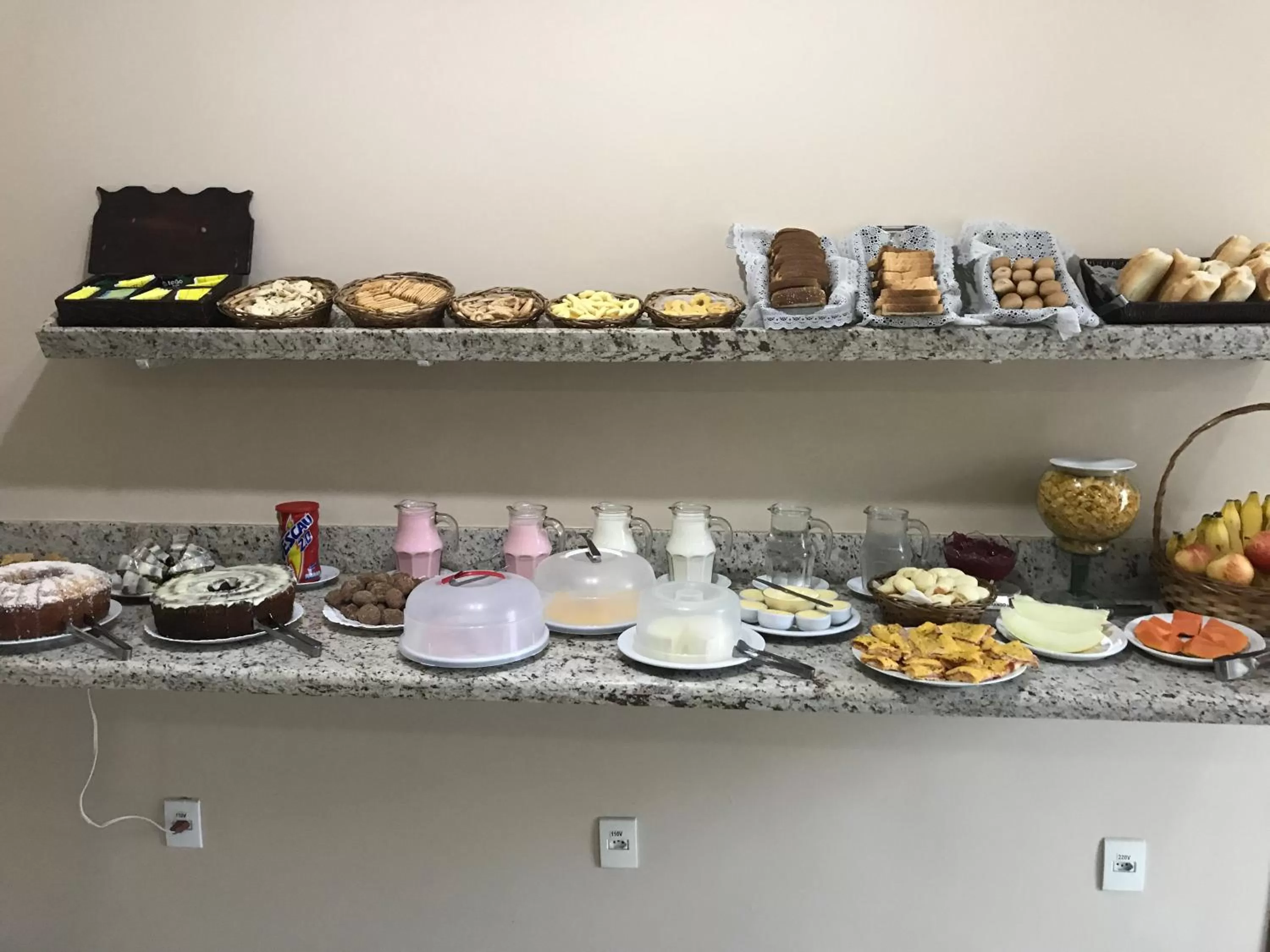 Breakfast, Food in Resende Inn