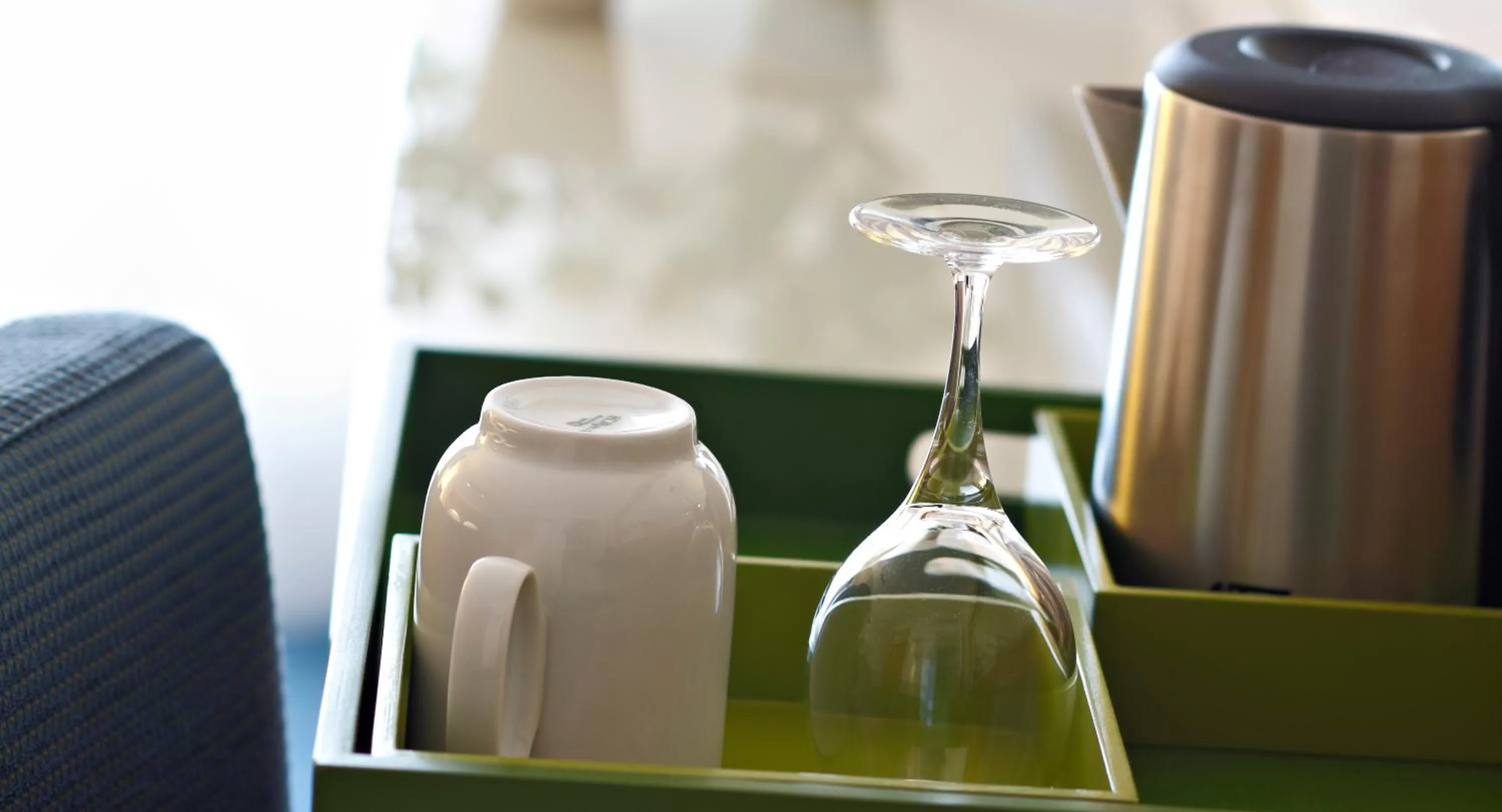 Coffee/tea facilities in Westside Arc de Triomphe Hotel