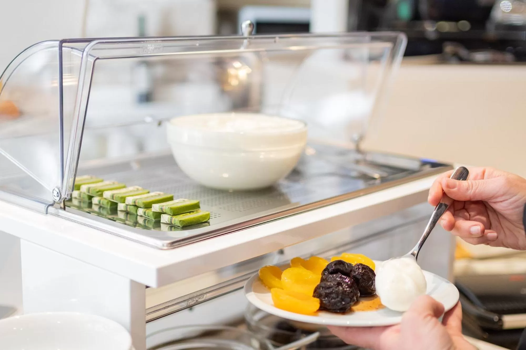 Restaurant/places to eat in El Homs Palace Hotel