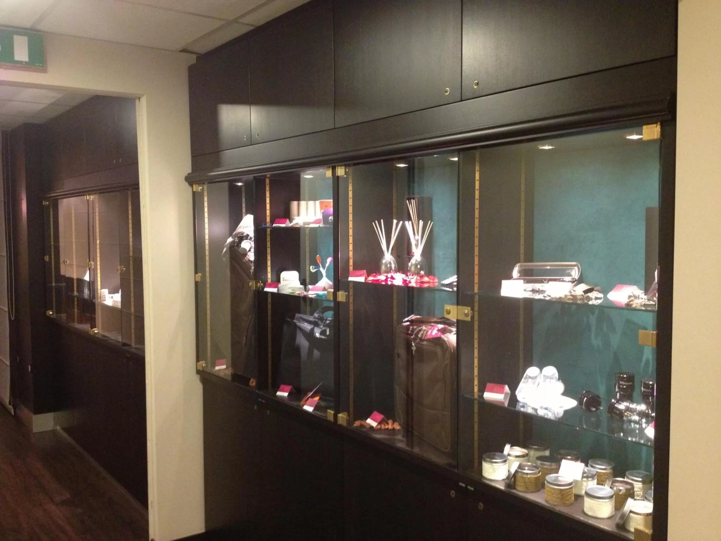 On-site shops in Mercure Bergamo Aeroporto
