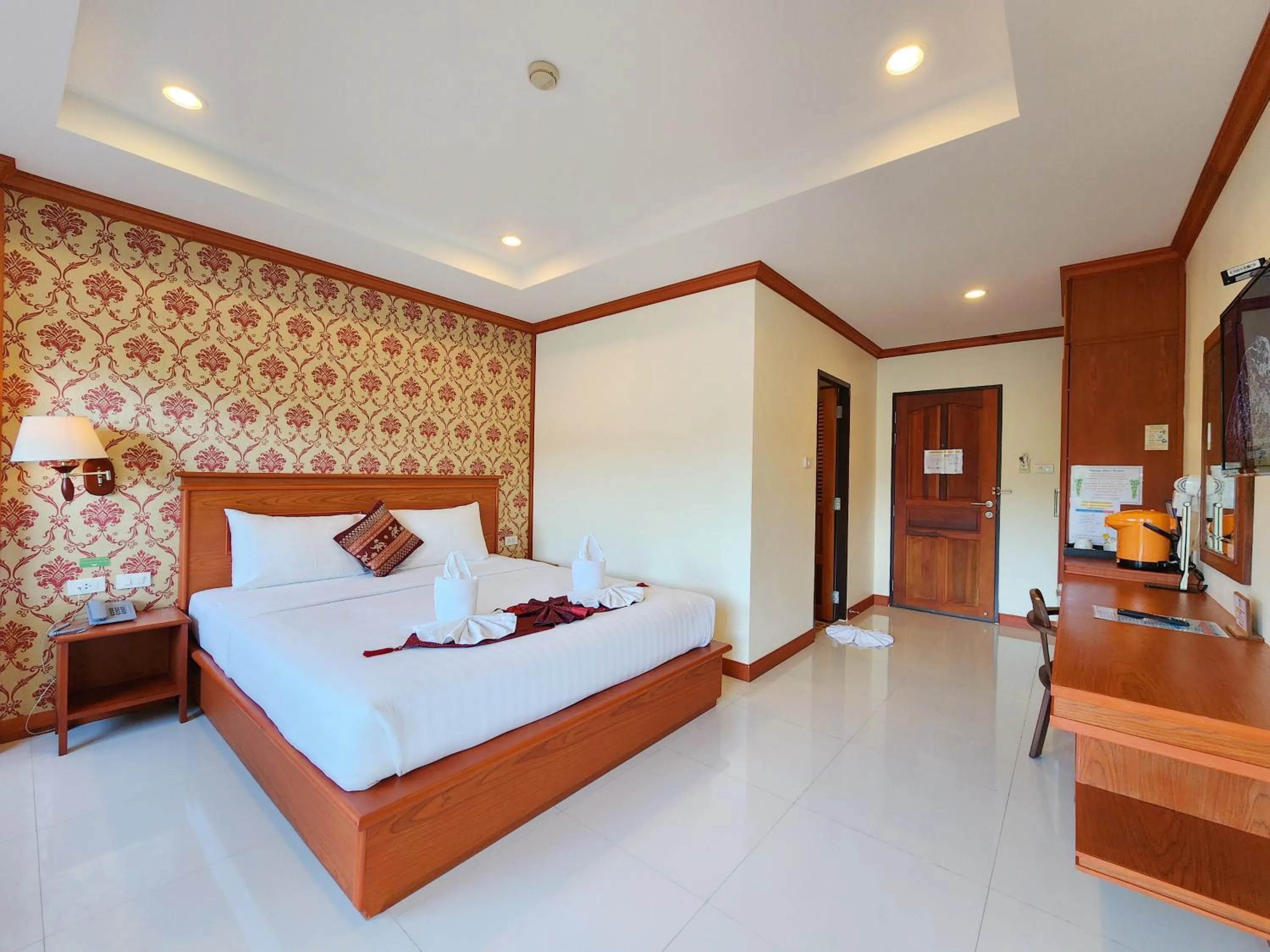 Bedroom, Bed in Phaithong Sotel Resort