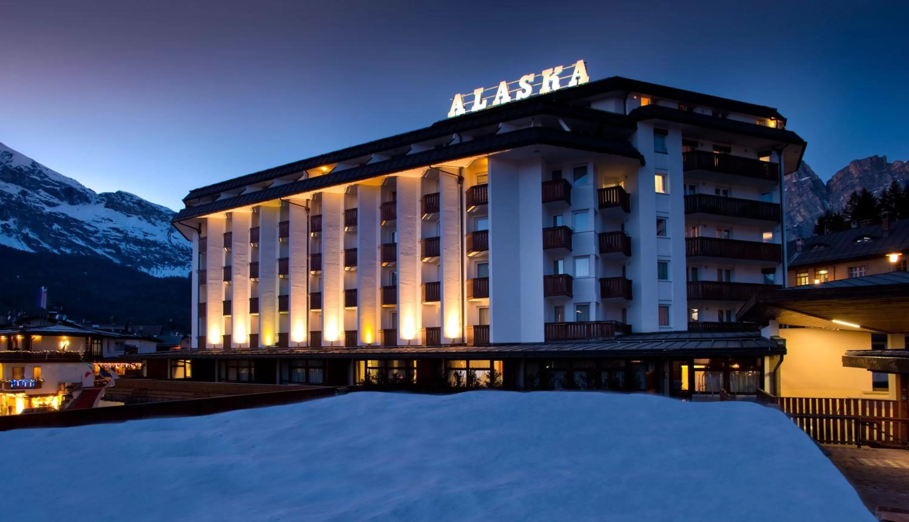 Facade/entrance in Hotel Alaska Cortina