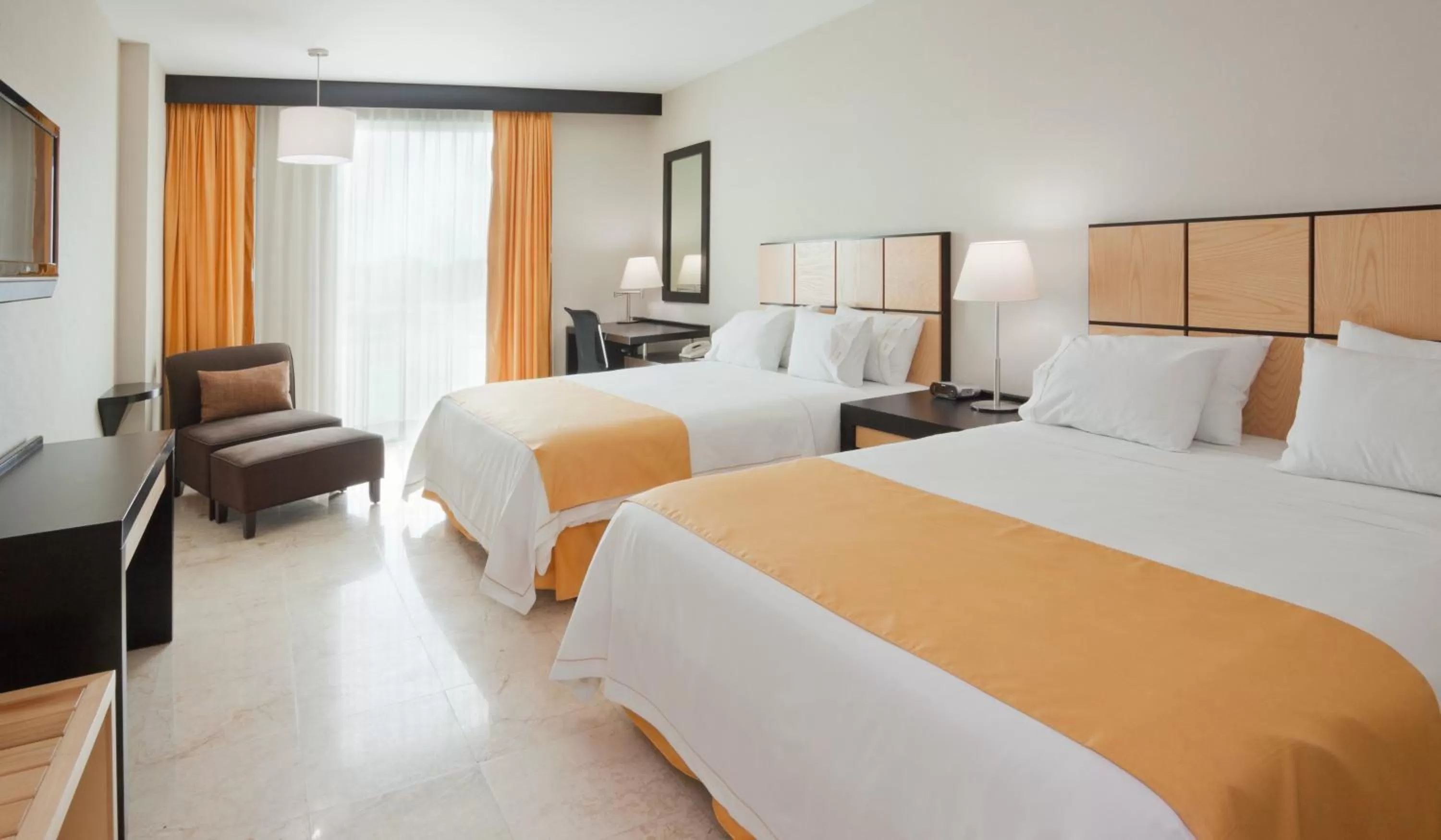 Photo of the whole room, Bed in Holiday Inn Express Ciudad Del Carmen by IHG