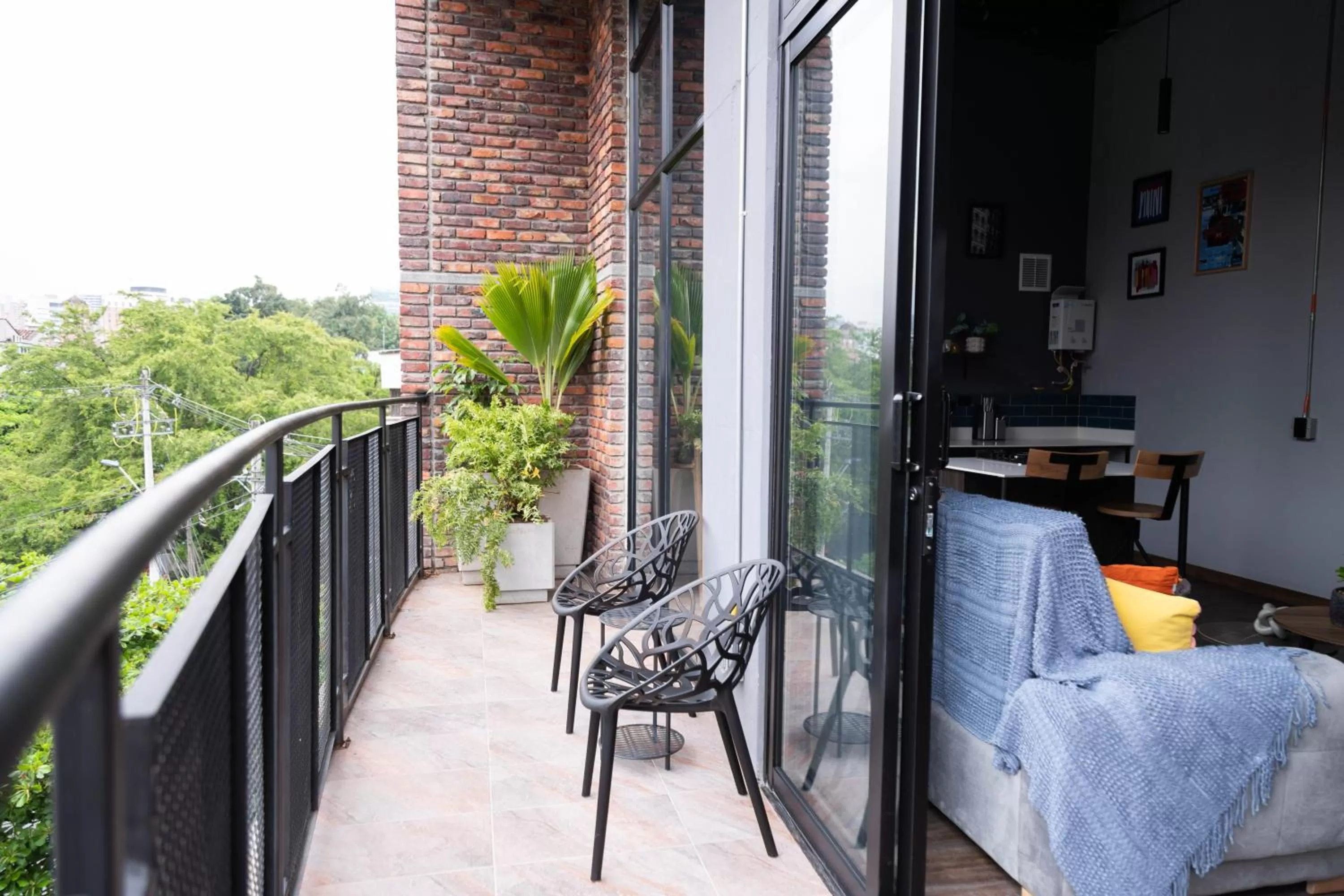 Day in Royal Living Poblado